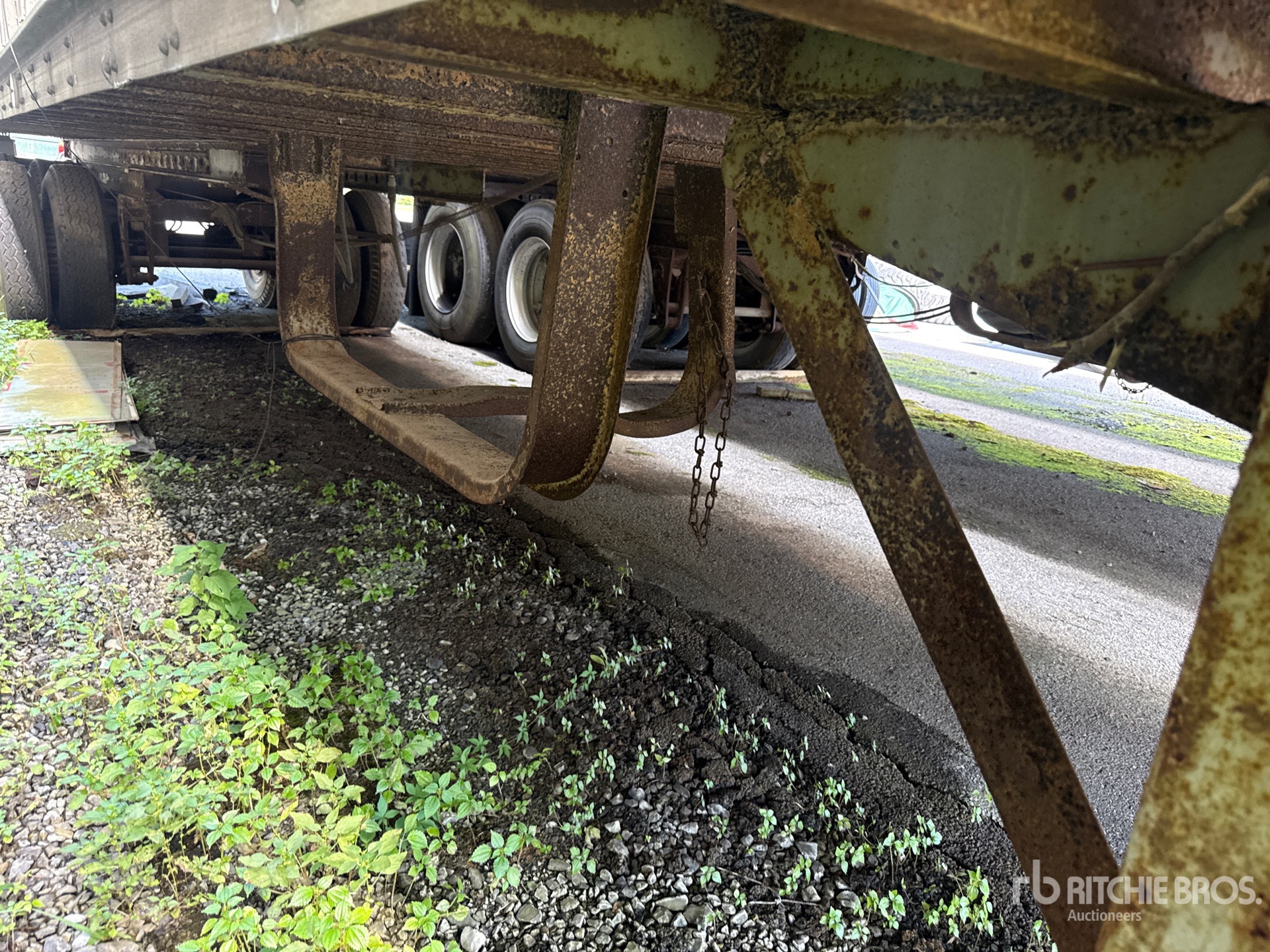 1975 Fruehauf 40 FT X 96 IN T/A (INOPERABLE)