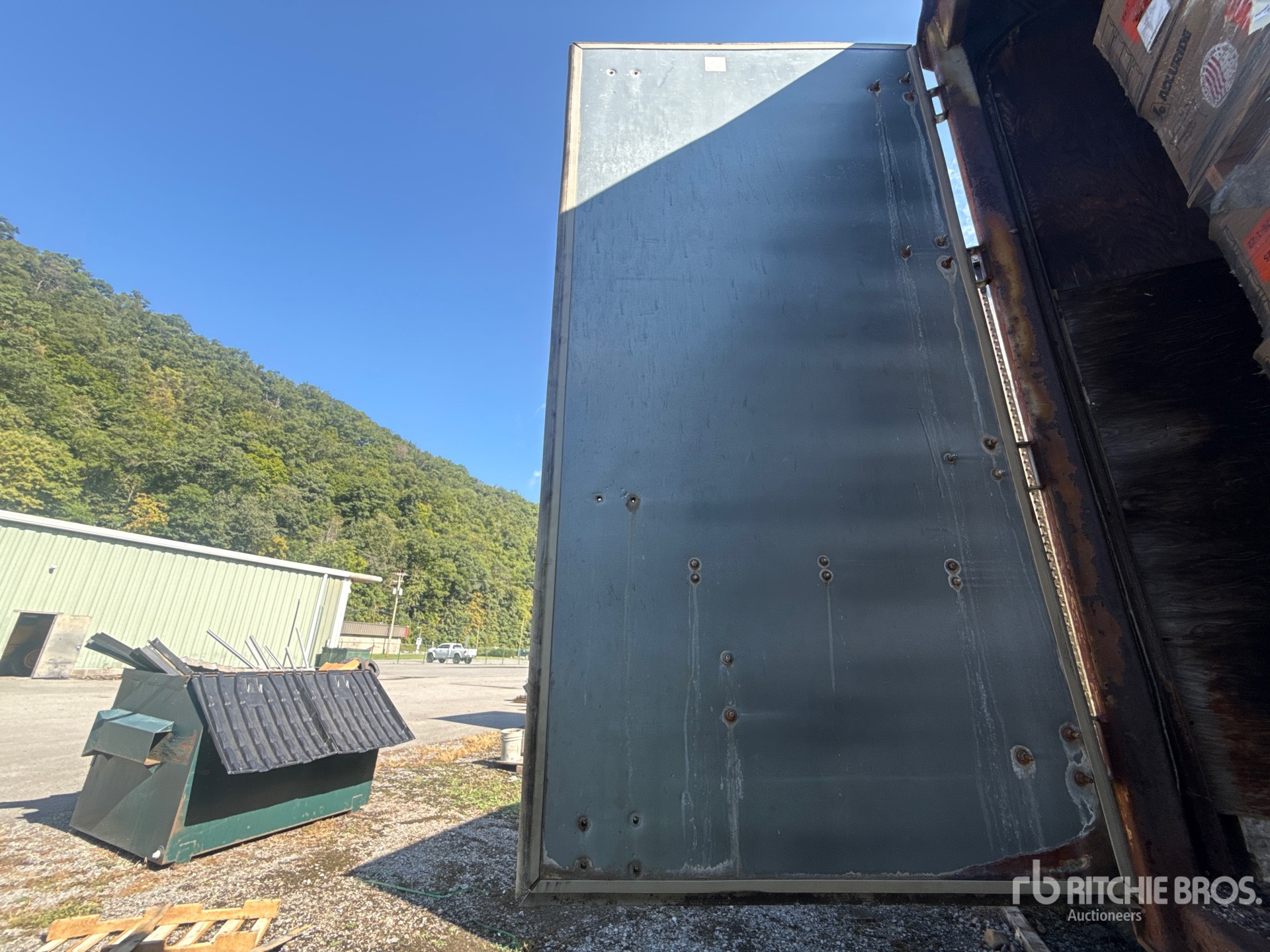 1975 Fruehauf 40 FT X 96 IN T/A (INOPERABLE)
