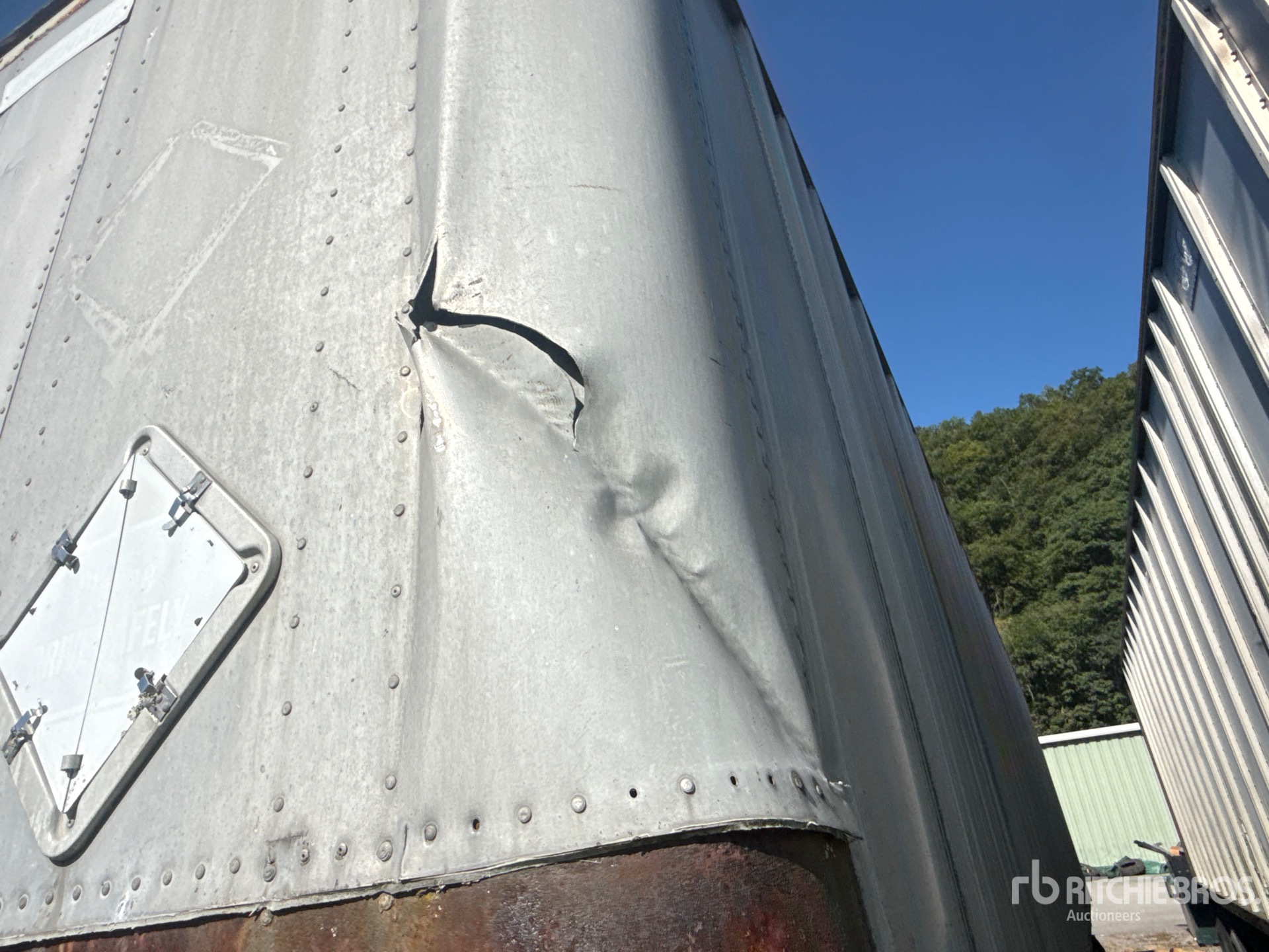 1975 Fruehauf 40 FT X 96 IN T/A (INOPERABLE)