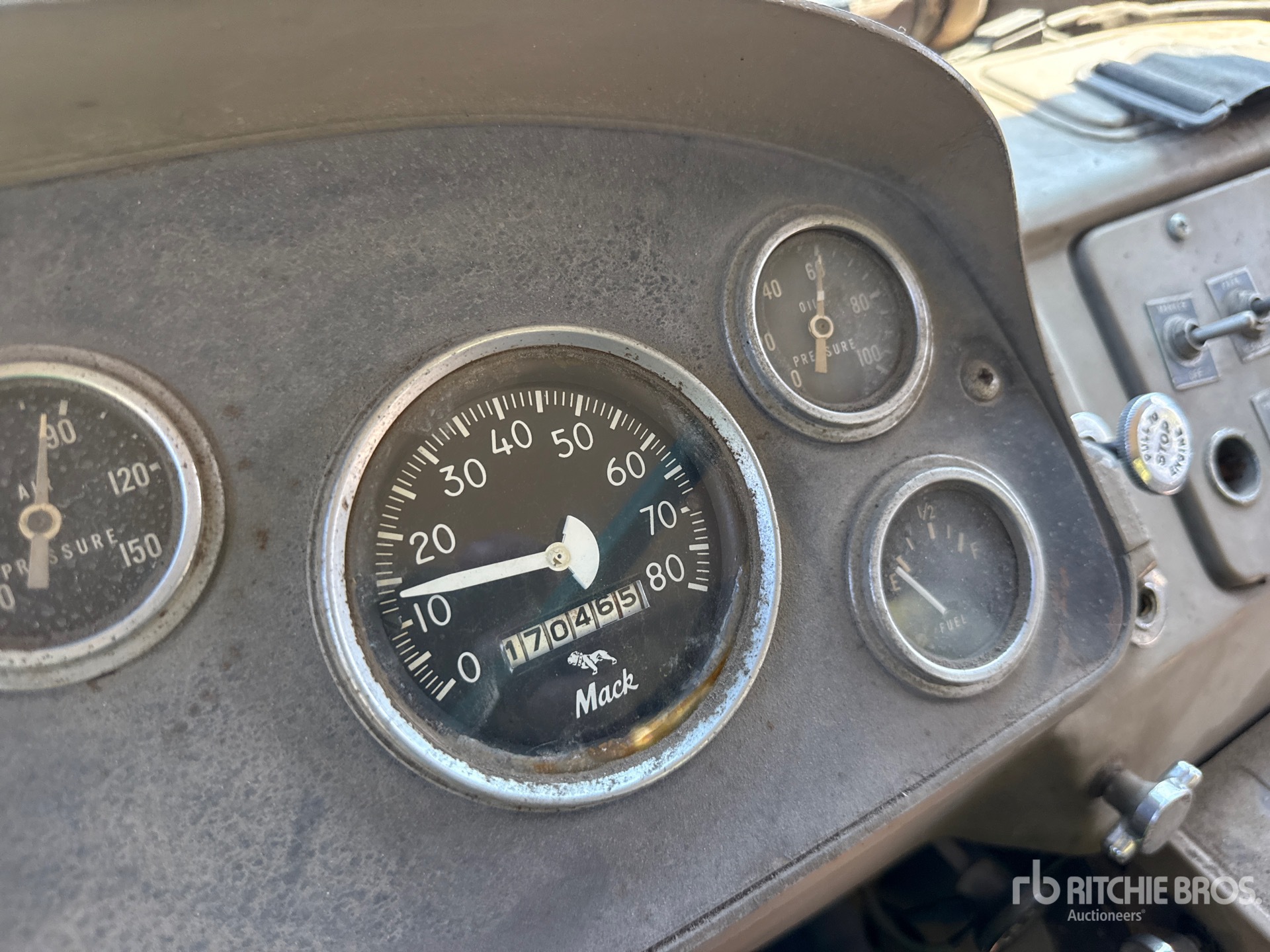 1966 Mack DM607