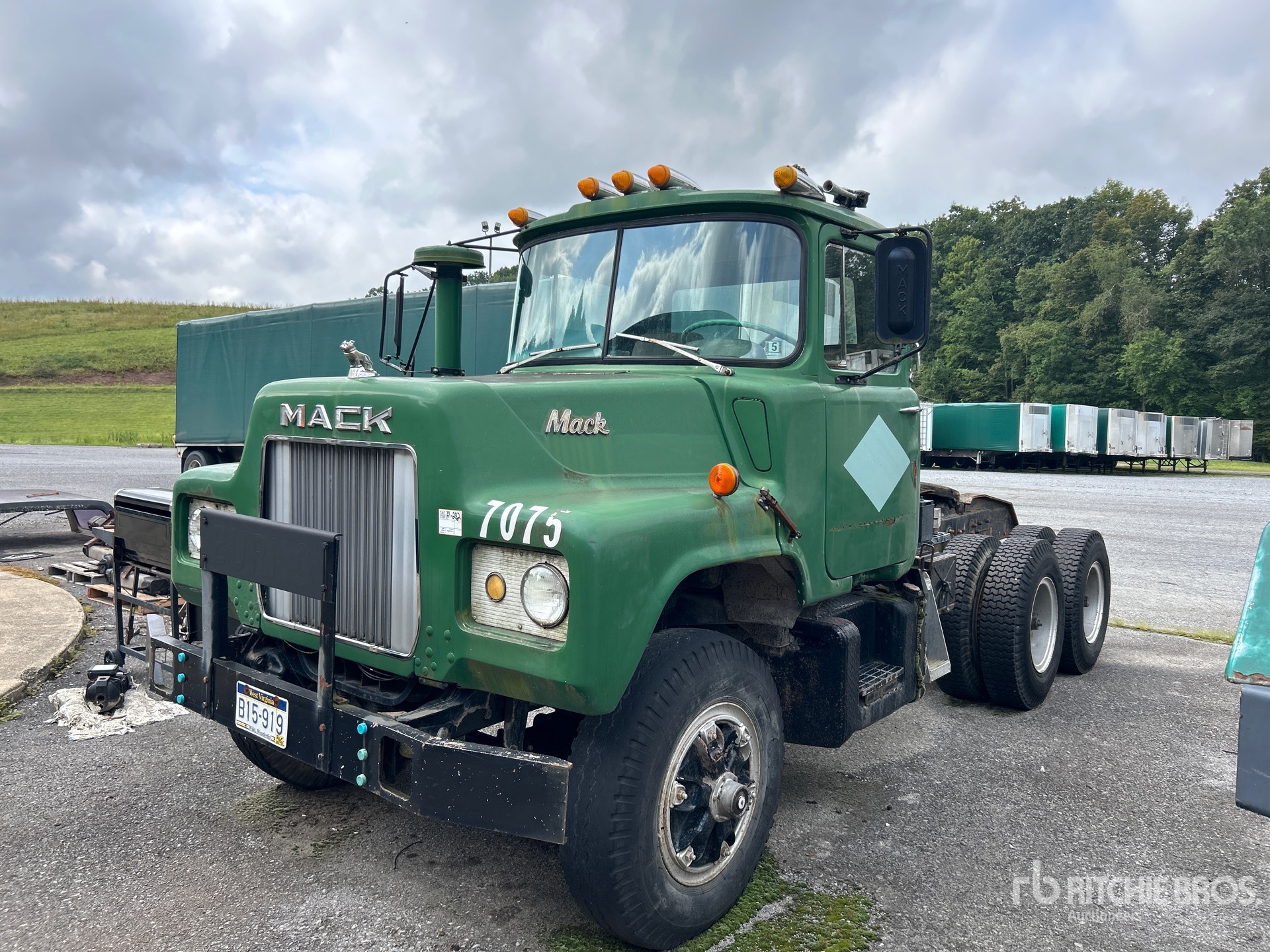 Photo of 1967 Mack DM607