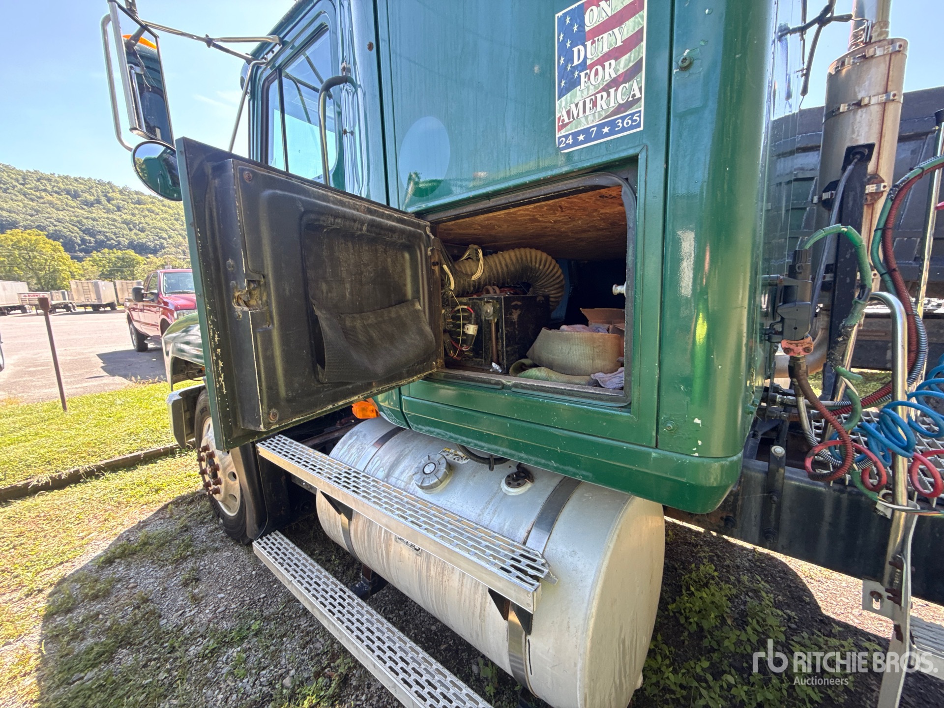 1995 Mack CH613