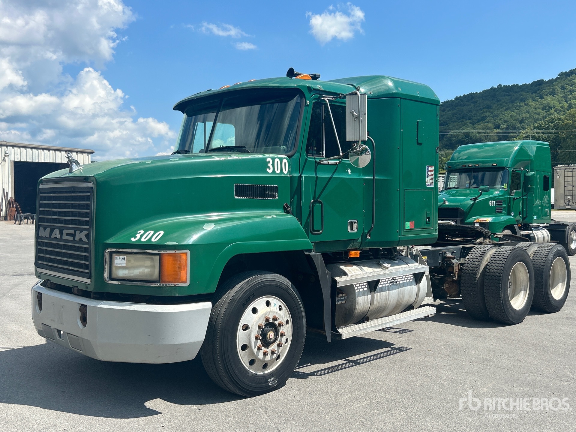Photo of 1995 Mack CH613