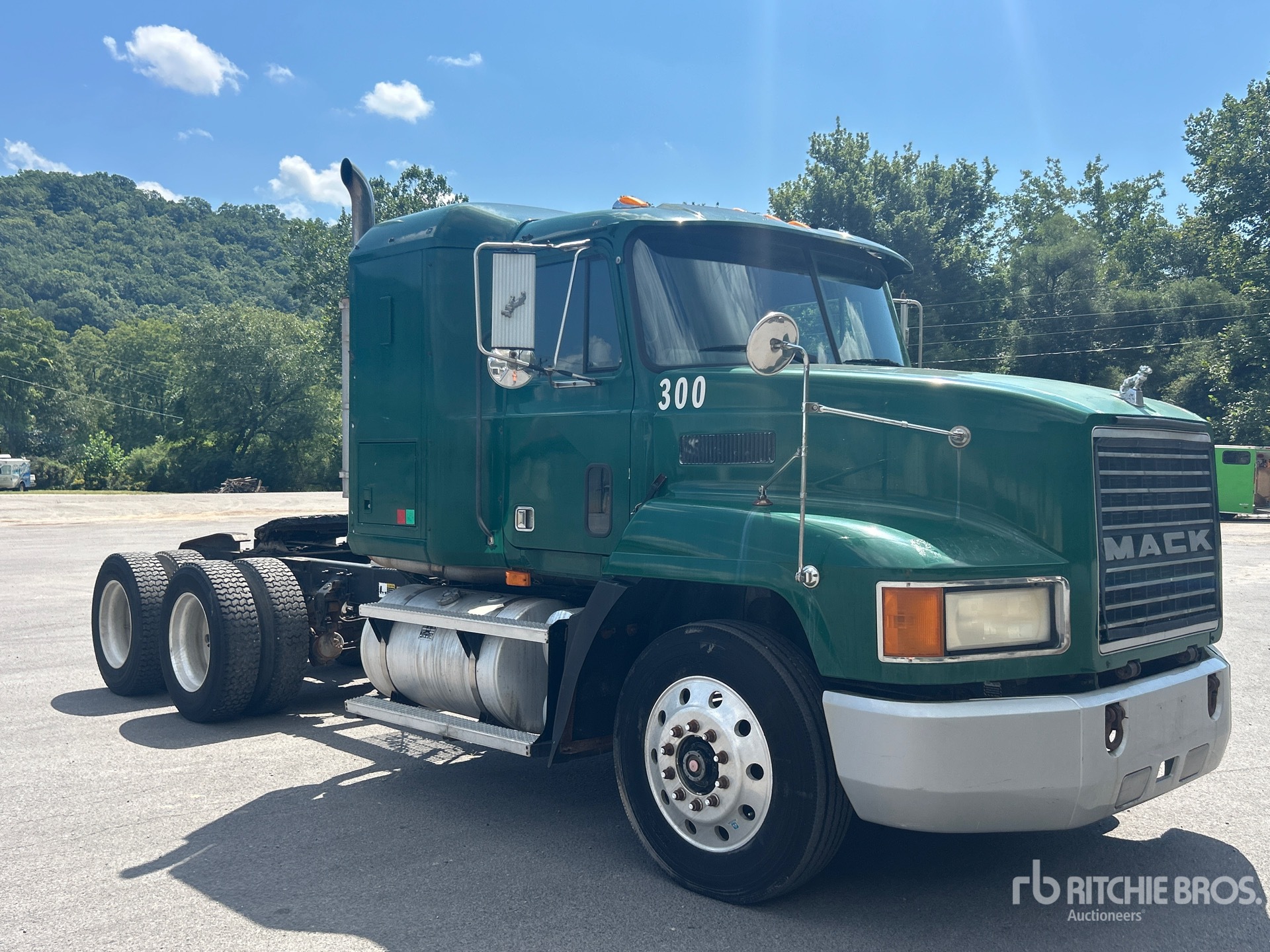 1995 Mack CH613