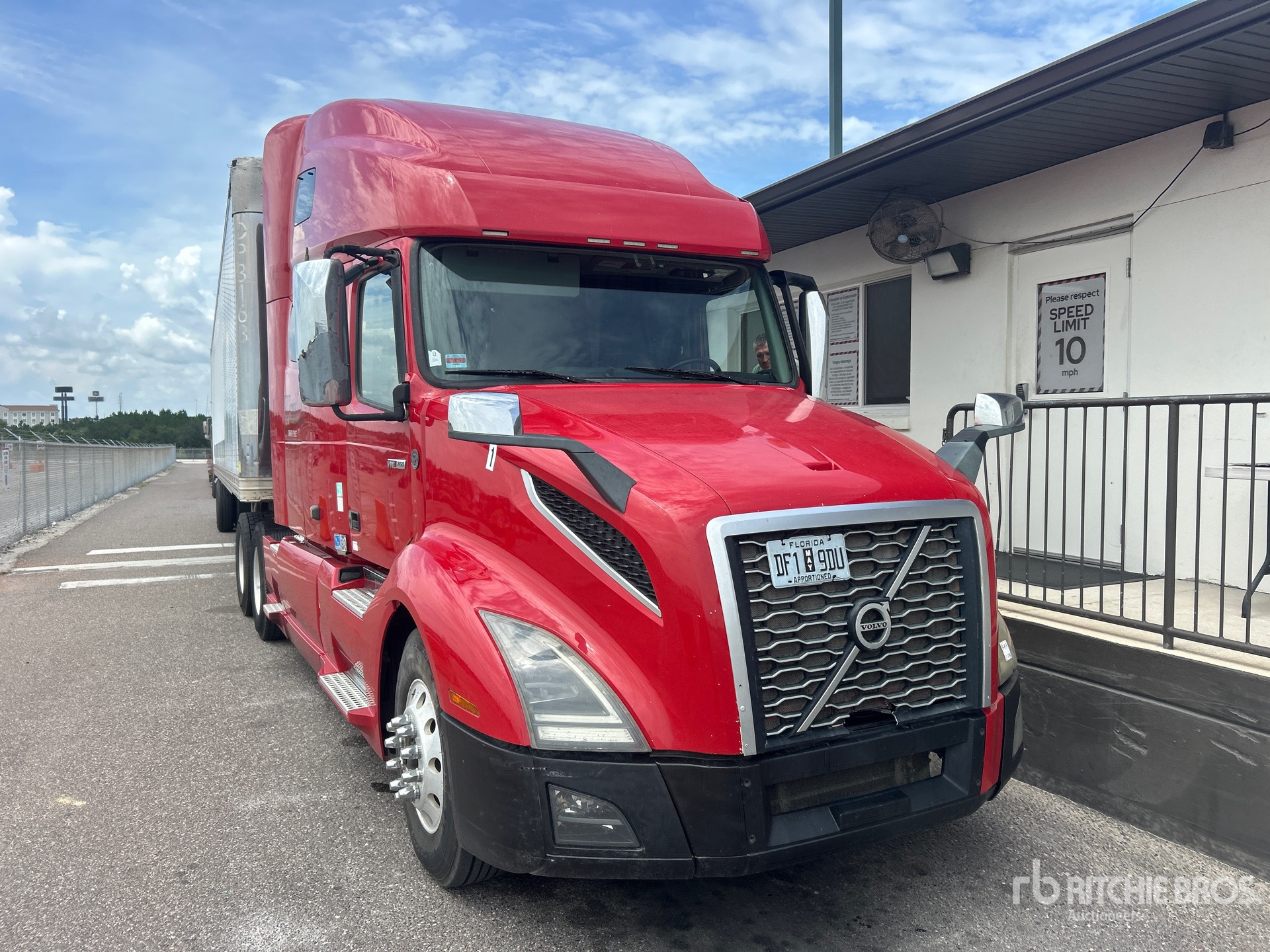 2019 Volvo VNL