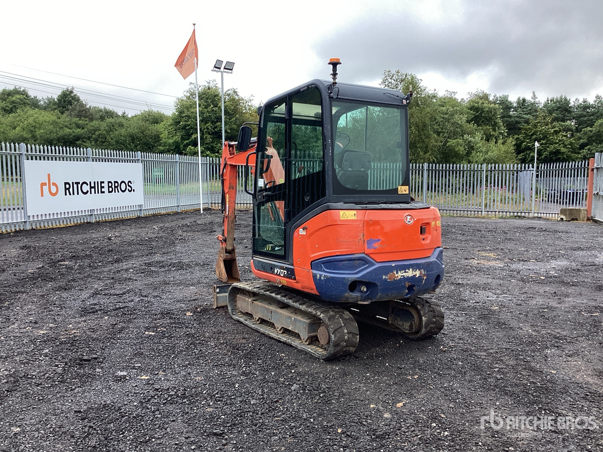 General Appearance with Picture, Left Rear Corner
