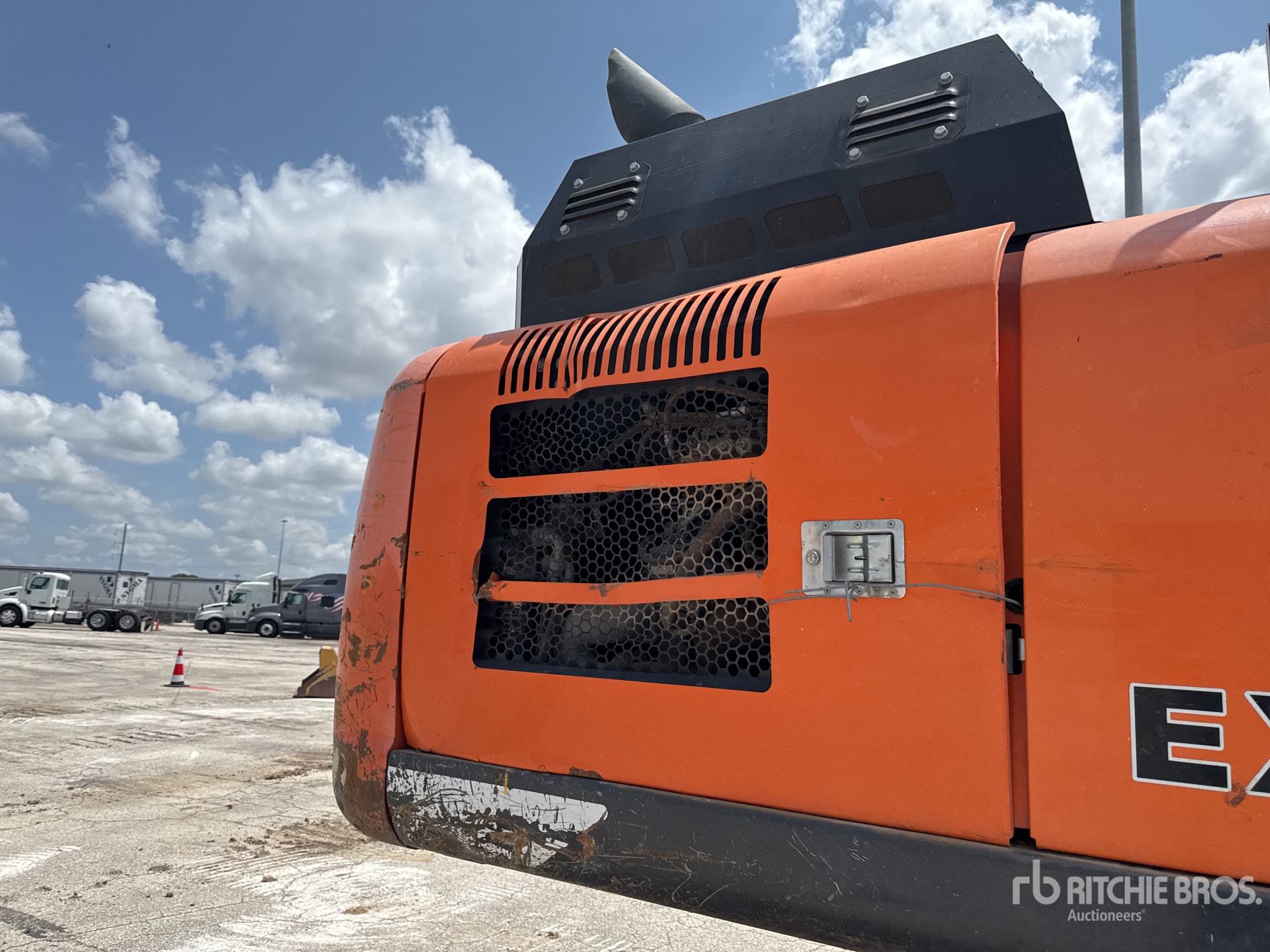 Hitachi ZX350LC-6N