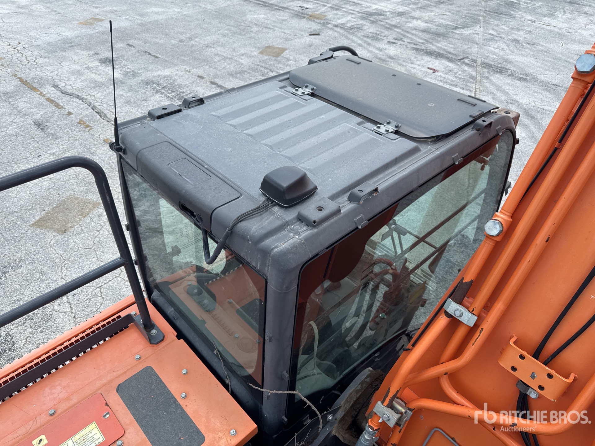 Hitachi ZX350LC-6N