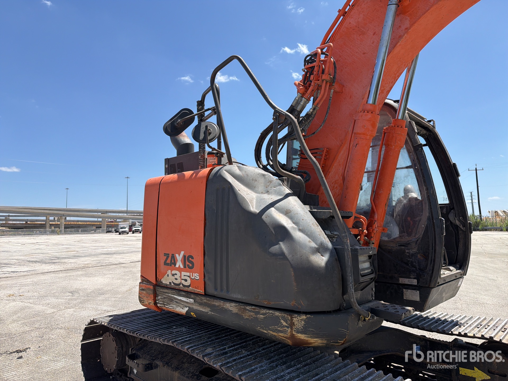 2017 Hitachi ZX135US-6
