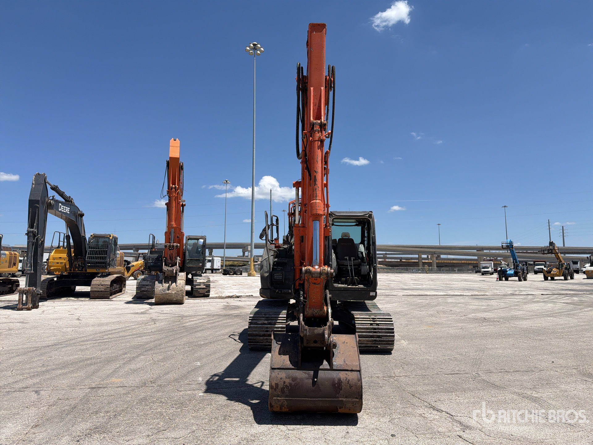 2017 Hitachi ZX135US-6