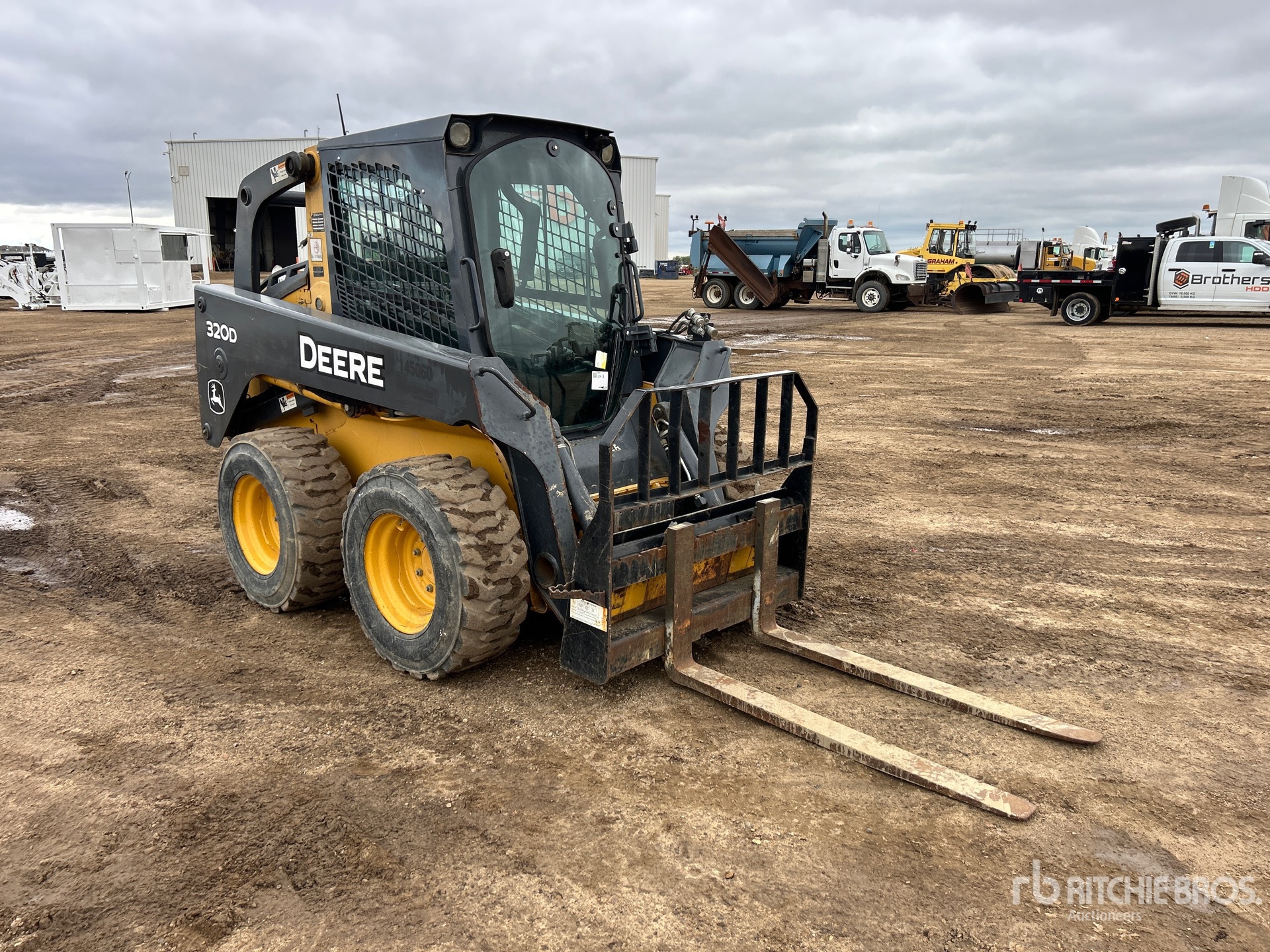 2013 John Deere 320D