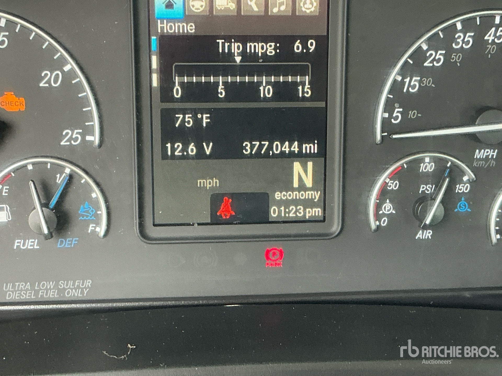 2019 Freightliner CASCADIA 126