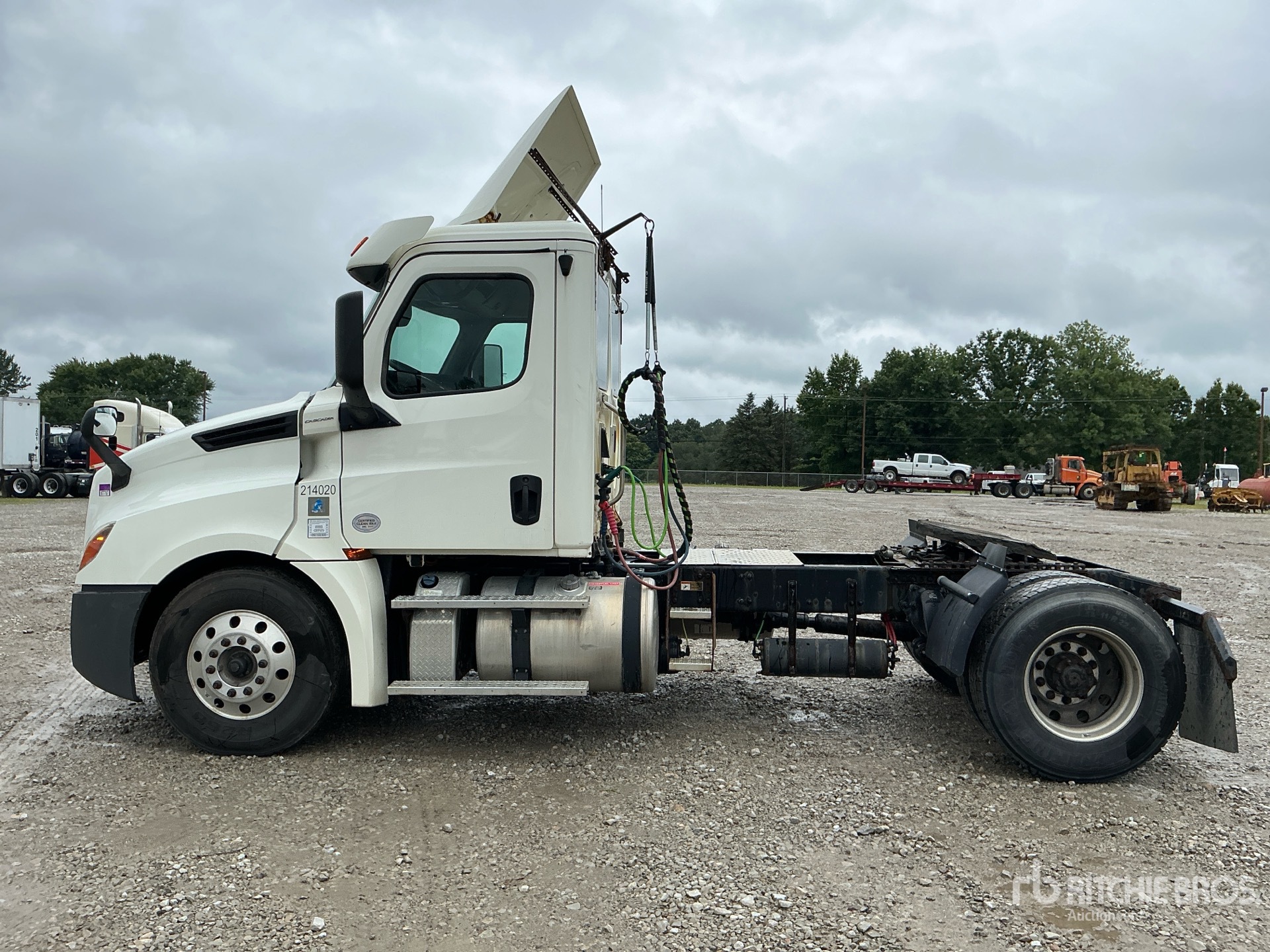 2019 Freightliner CASCADIA 126