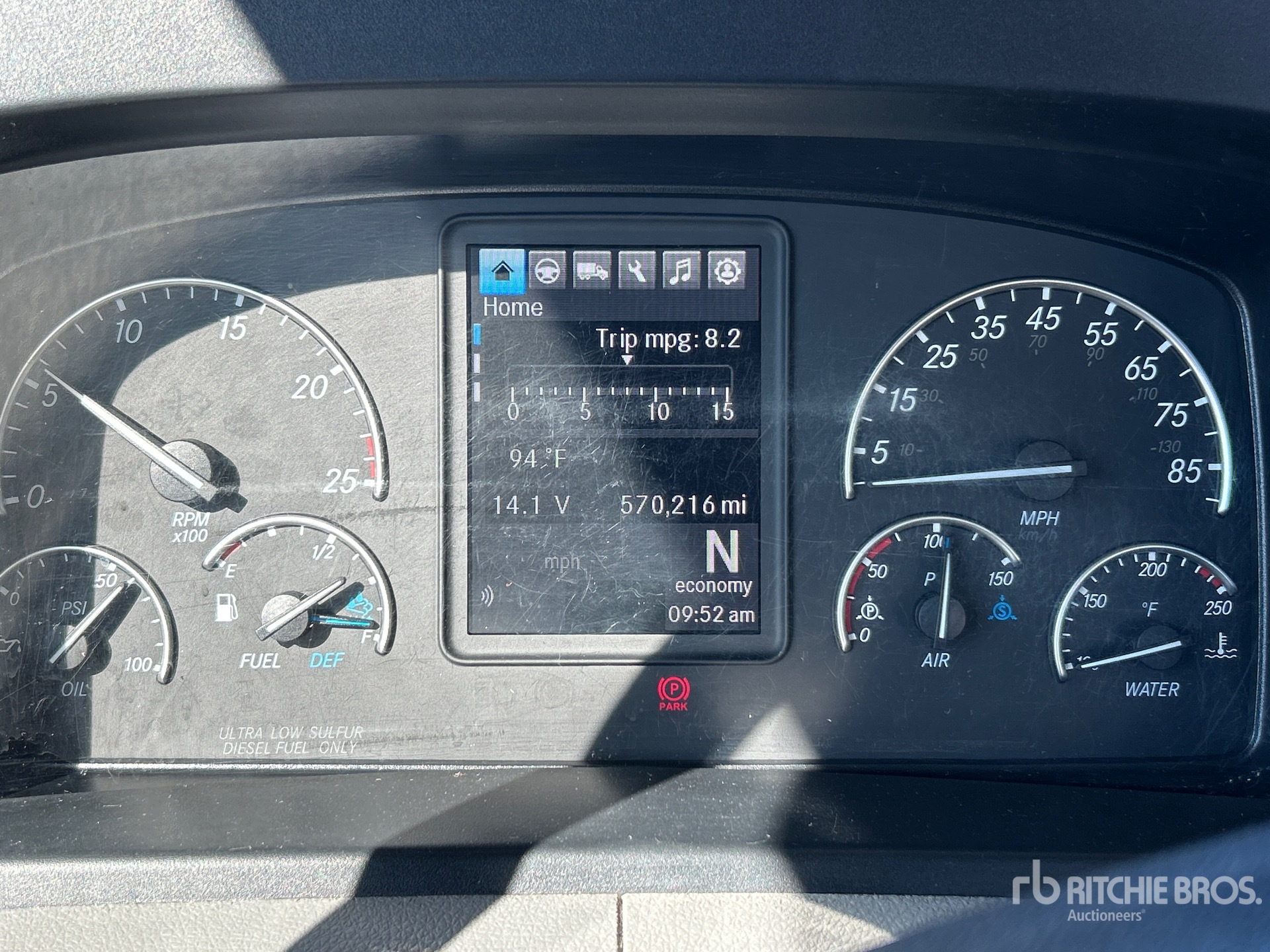 2020 Freightliner CASCADIA 126