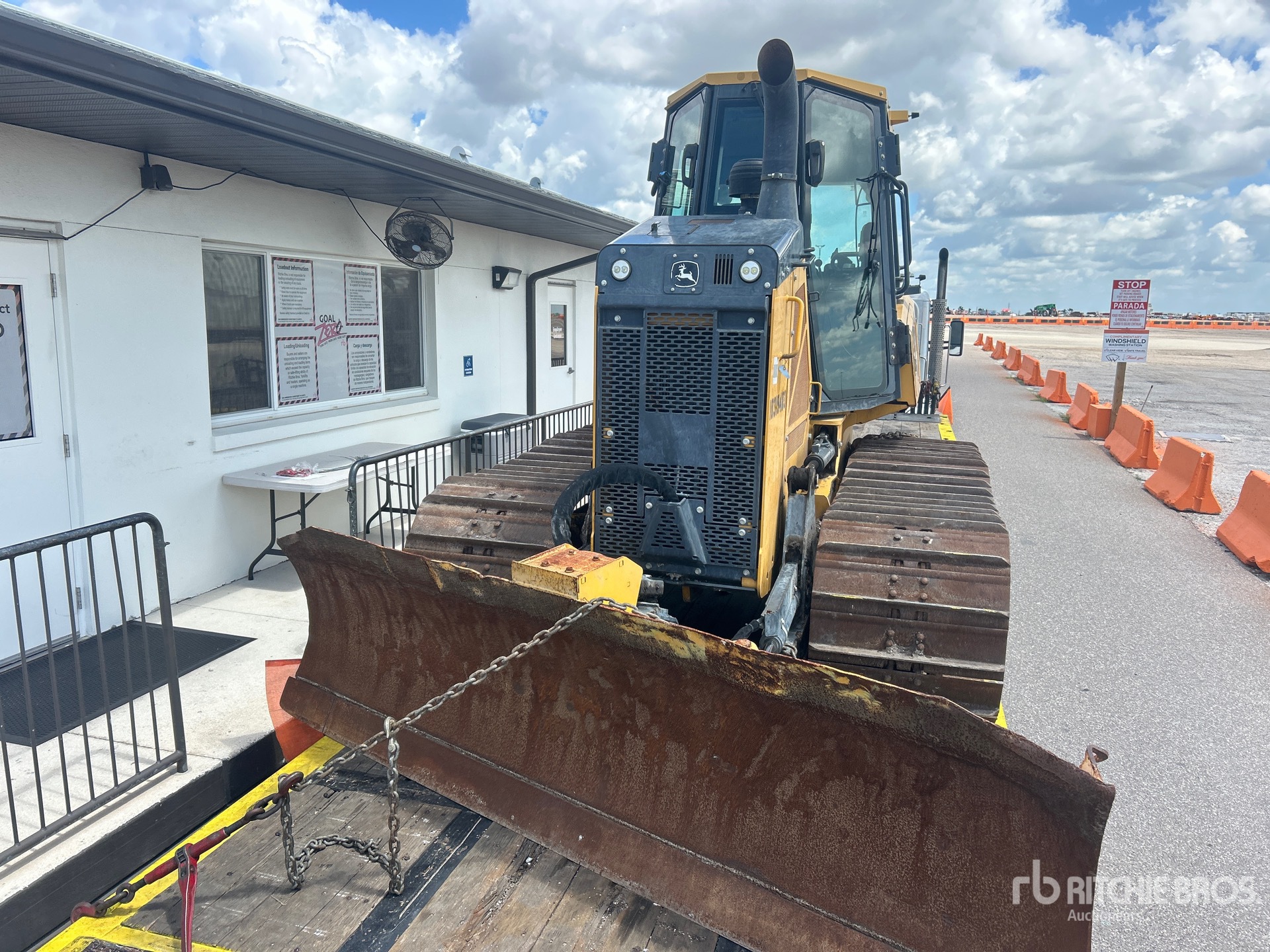 Photo of a 2021 John Deere 650K