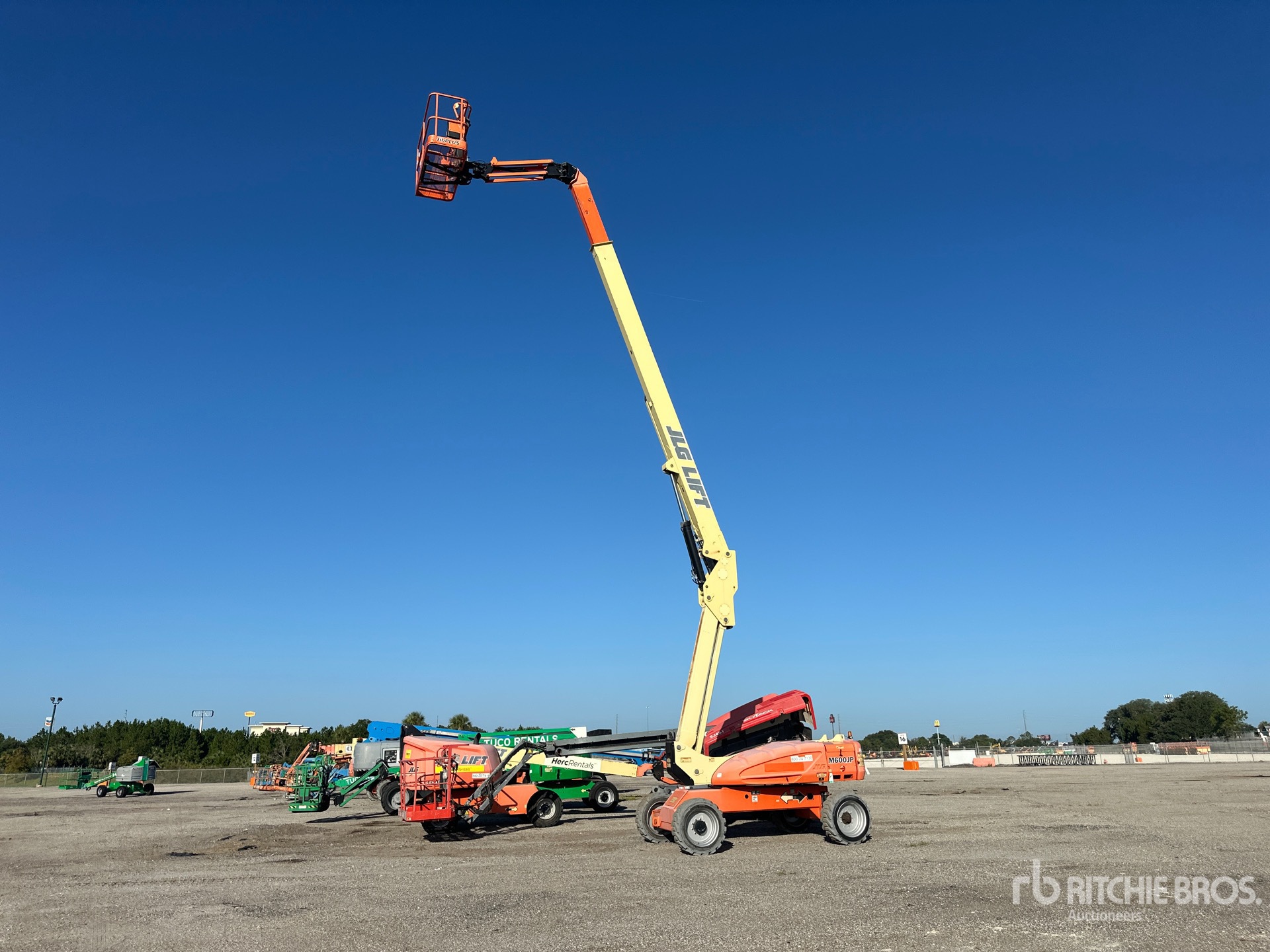 2019 JLG M600JP