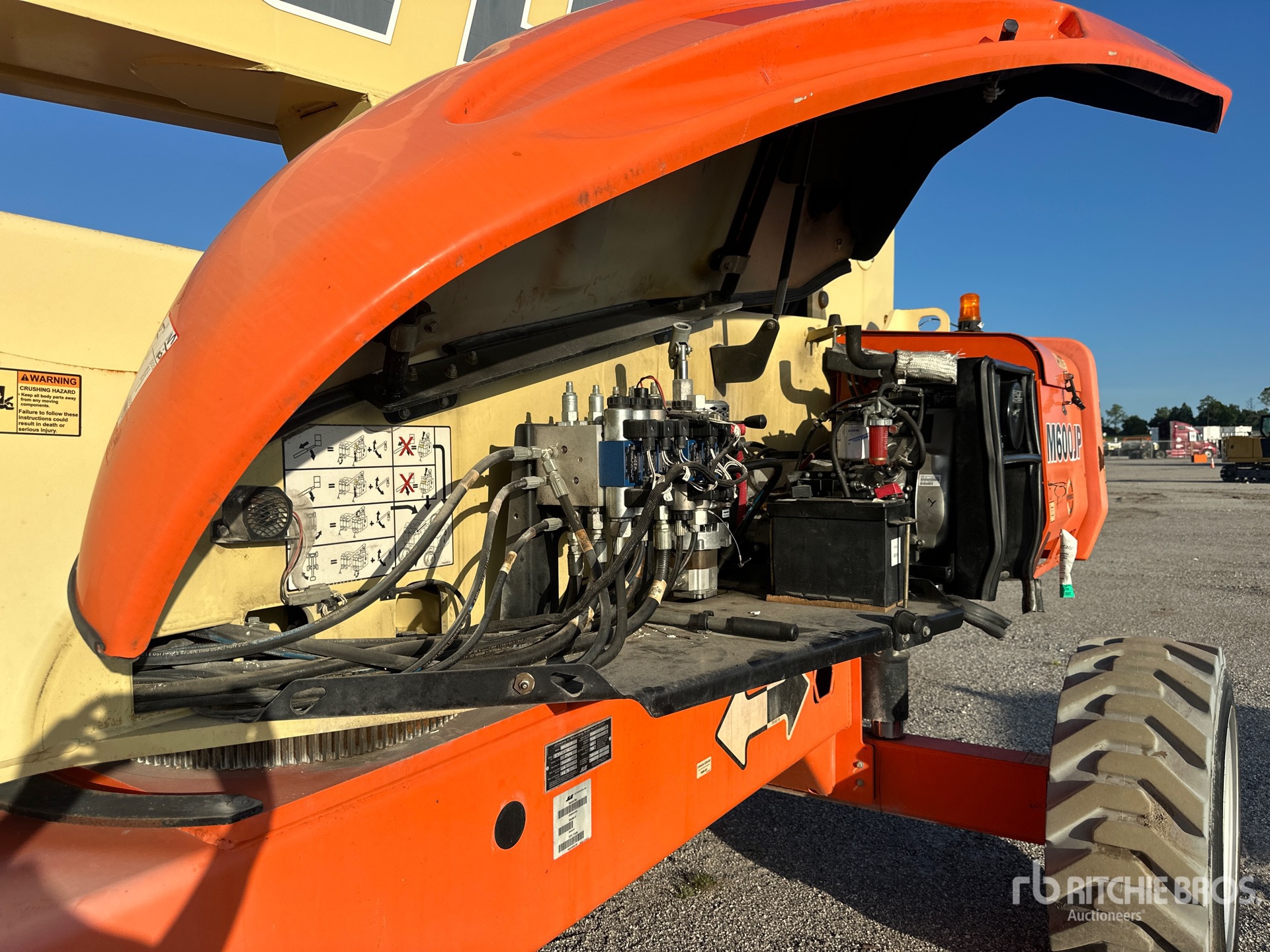 2019 JLG M600JP