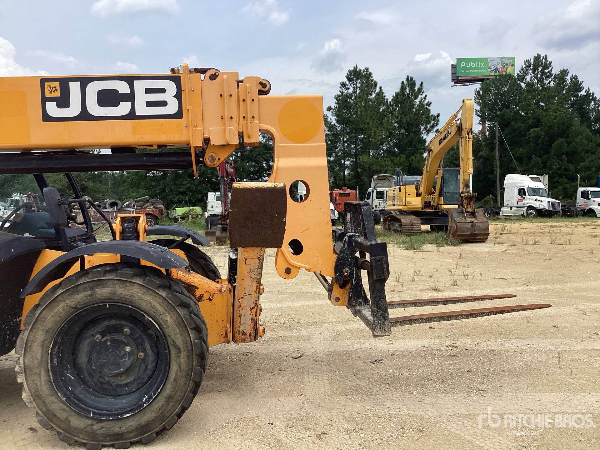 2022 JCB 510-56