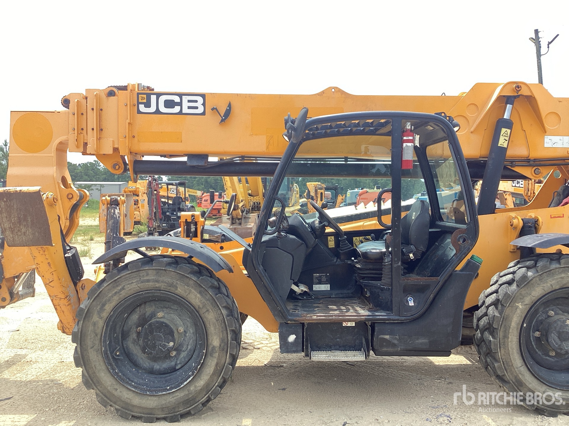 2022 JCB 510-56
