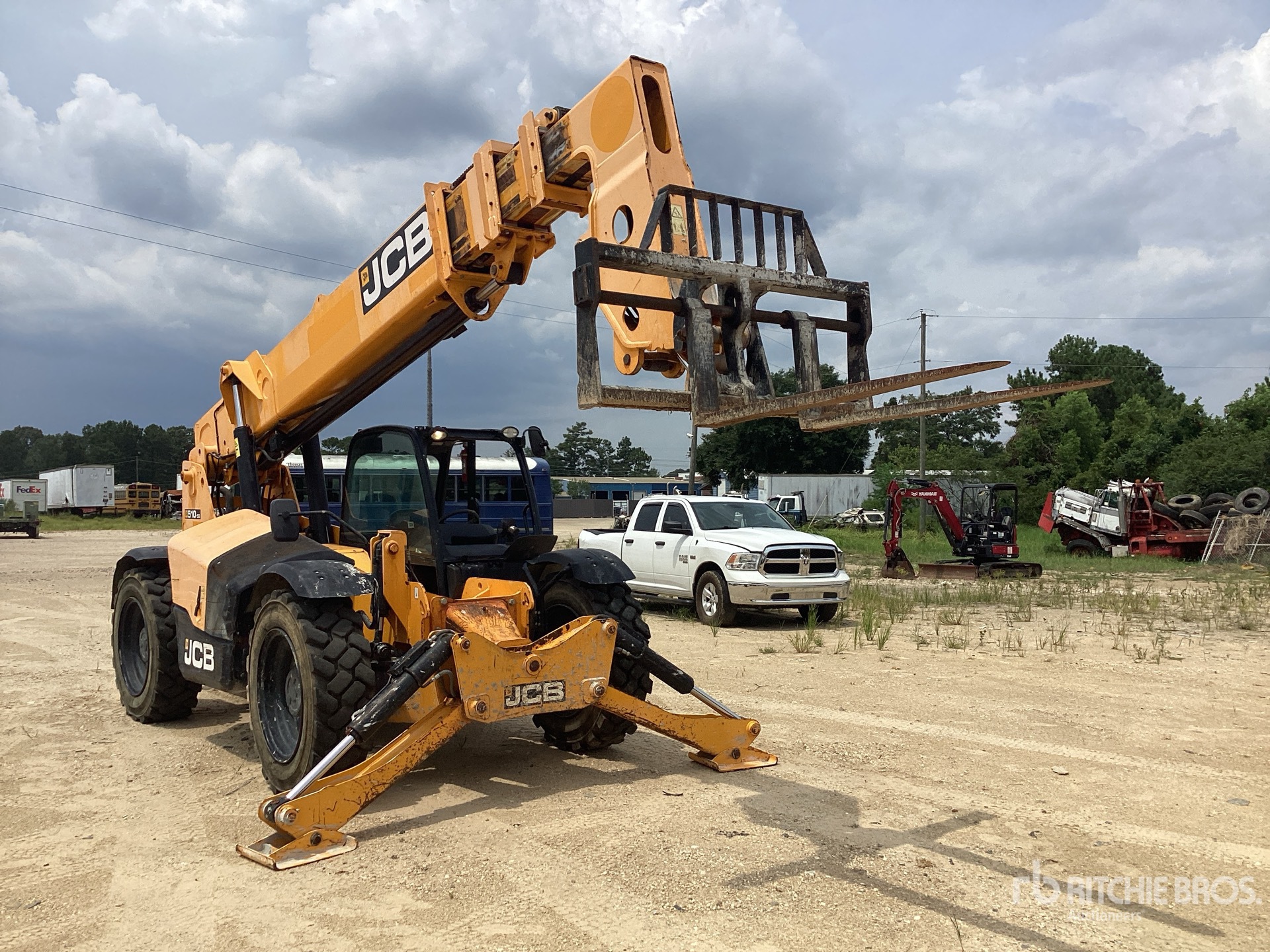 2022 JCB 510-56