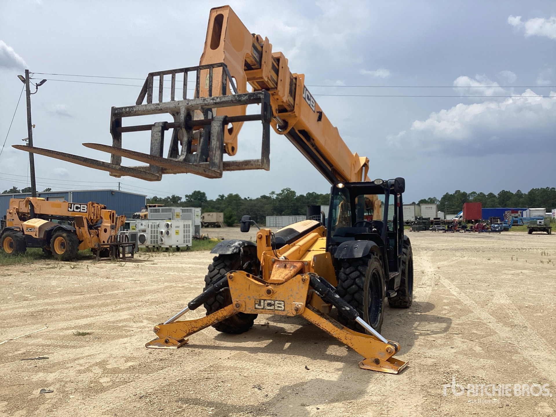 2022 JCB 510-56