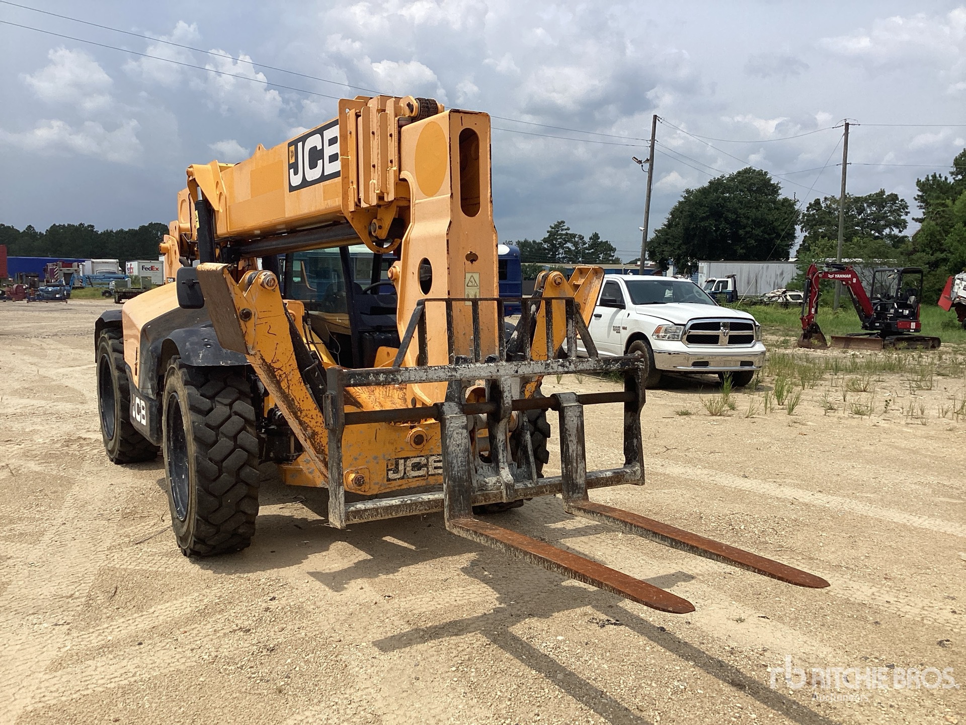 2022 JCB 510-56