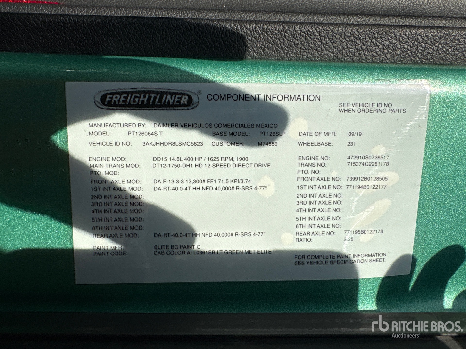 2020 Freightliner CASCADIA 126