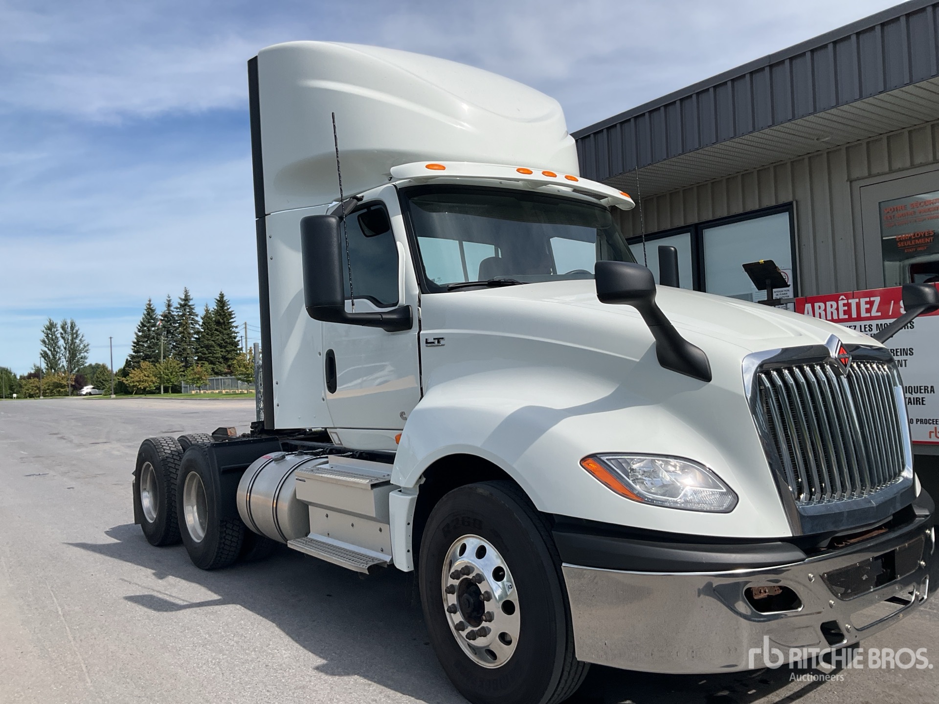 Photo of 2021 International LT625