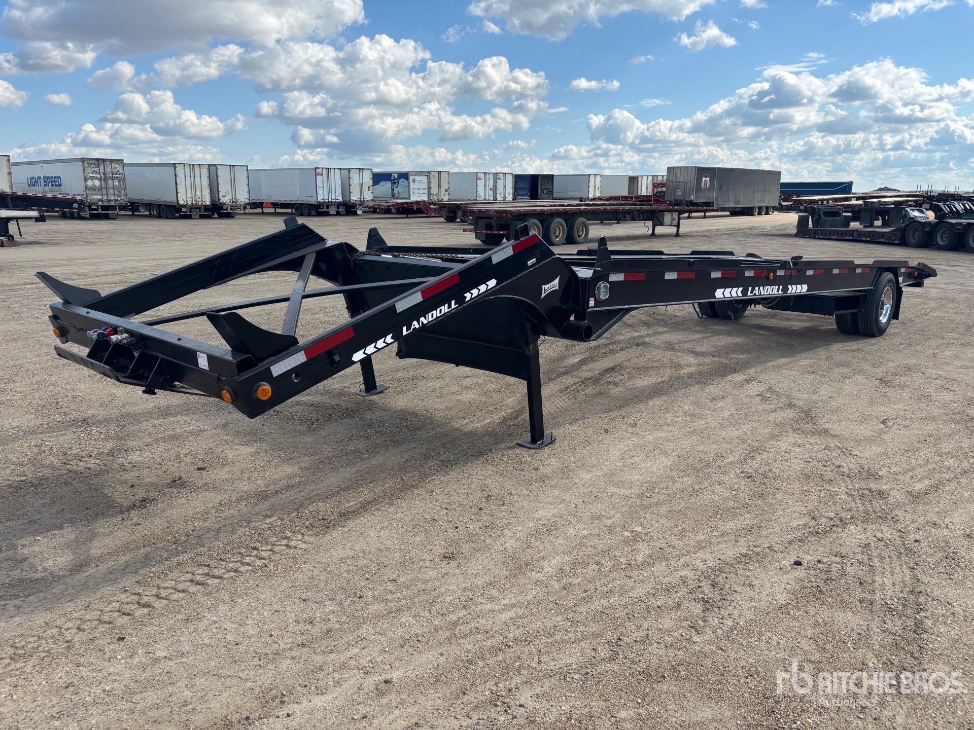 Photo of 2004 Landoll 35 ft S/A