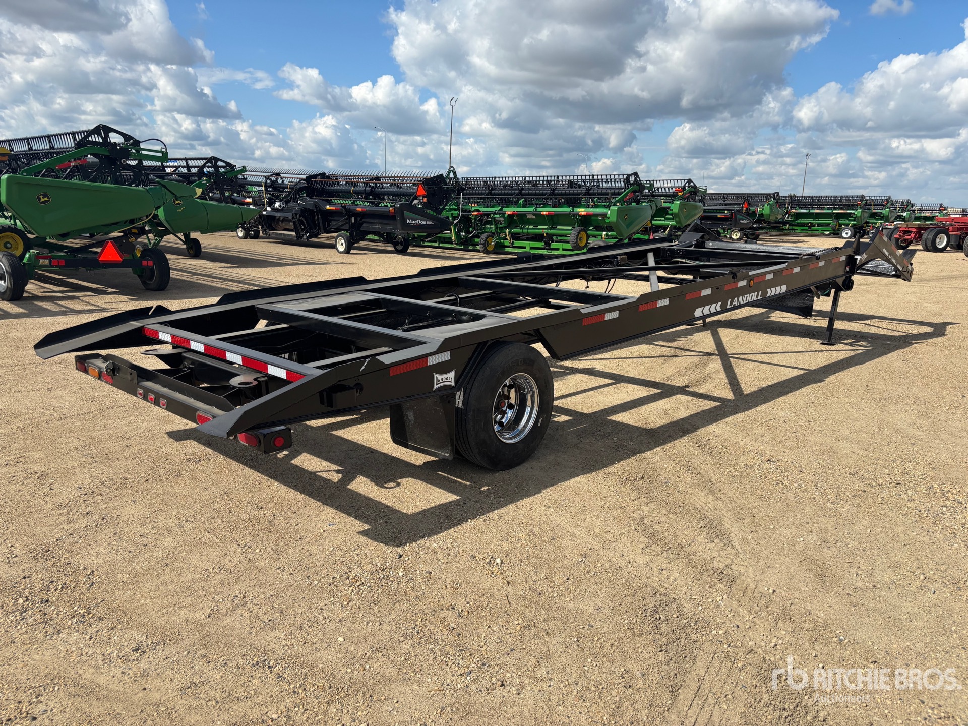 2004 Landoll 35 ft S/A