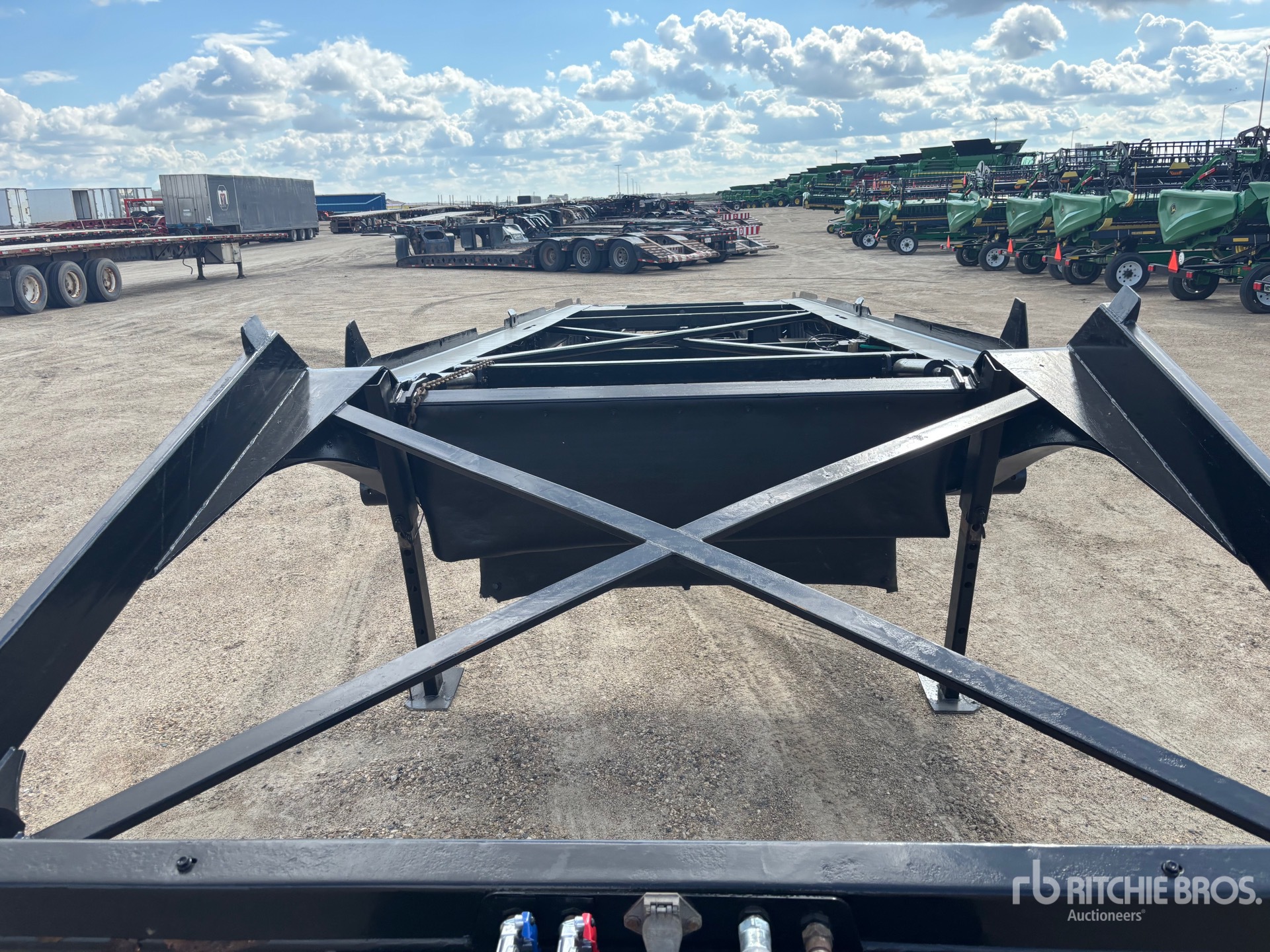 2004 Landoll 35 ft S/A