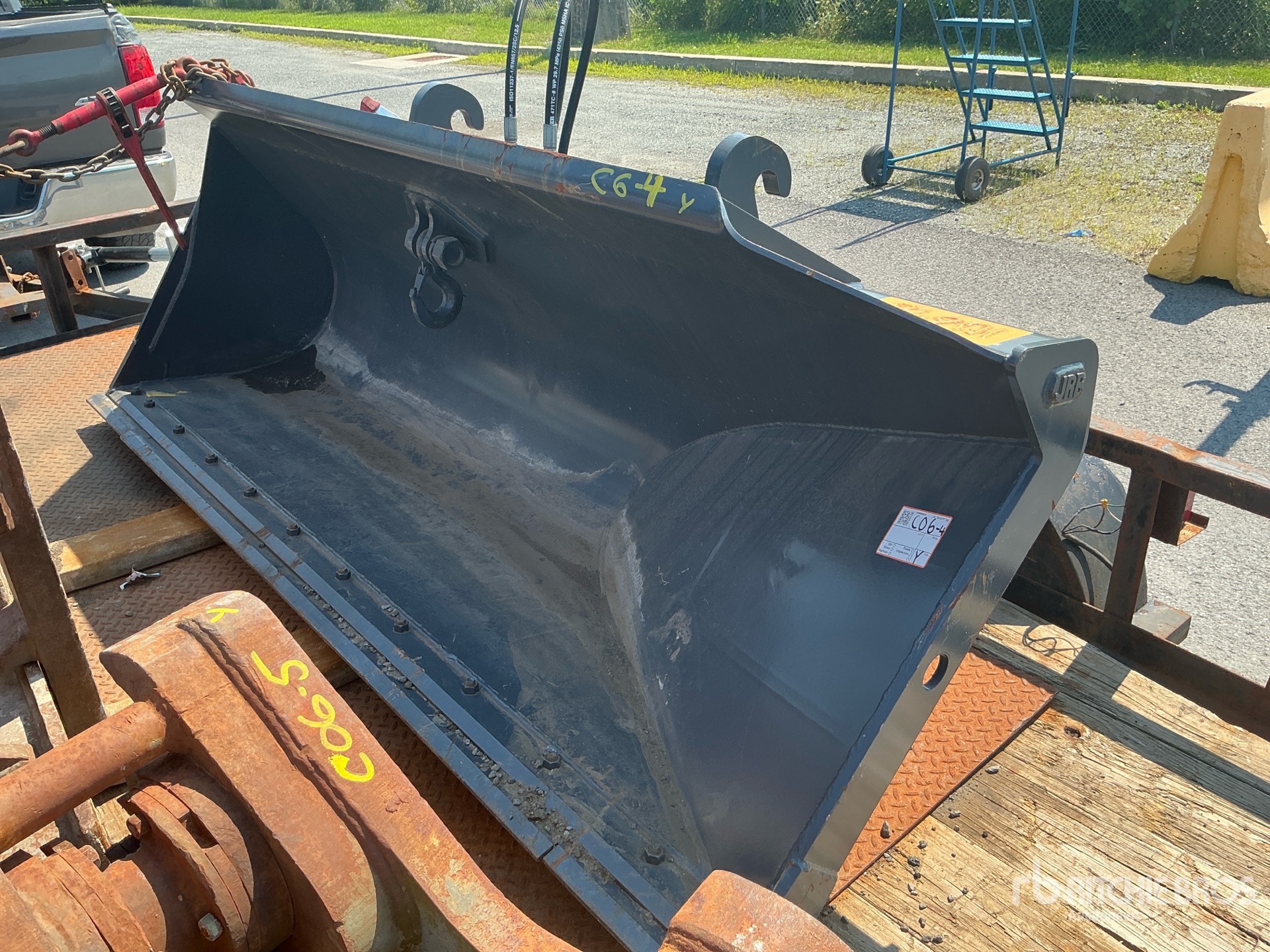 Paladin 95 in Side Dump Q/C - Fits JCB 4CX