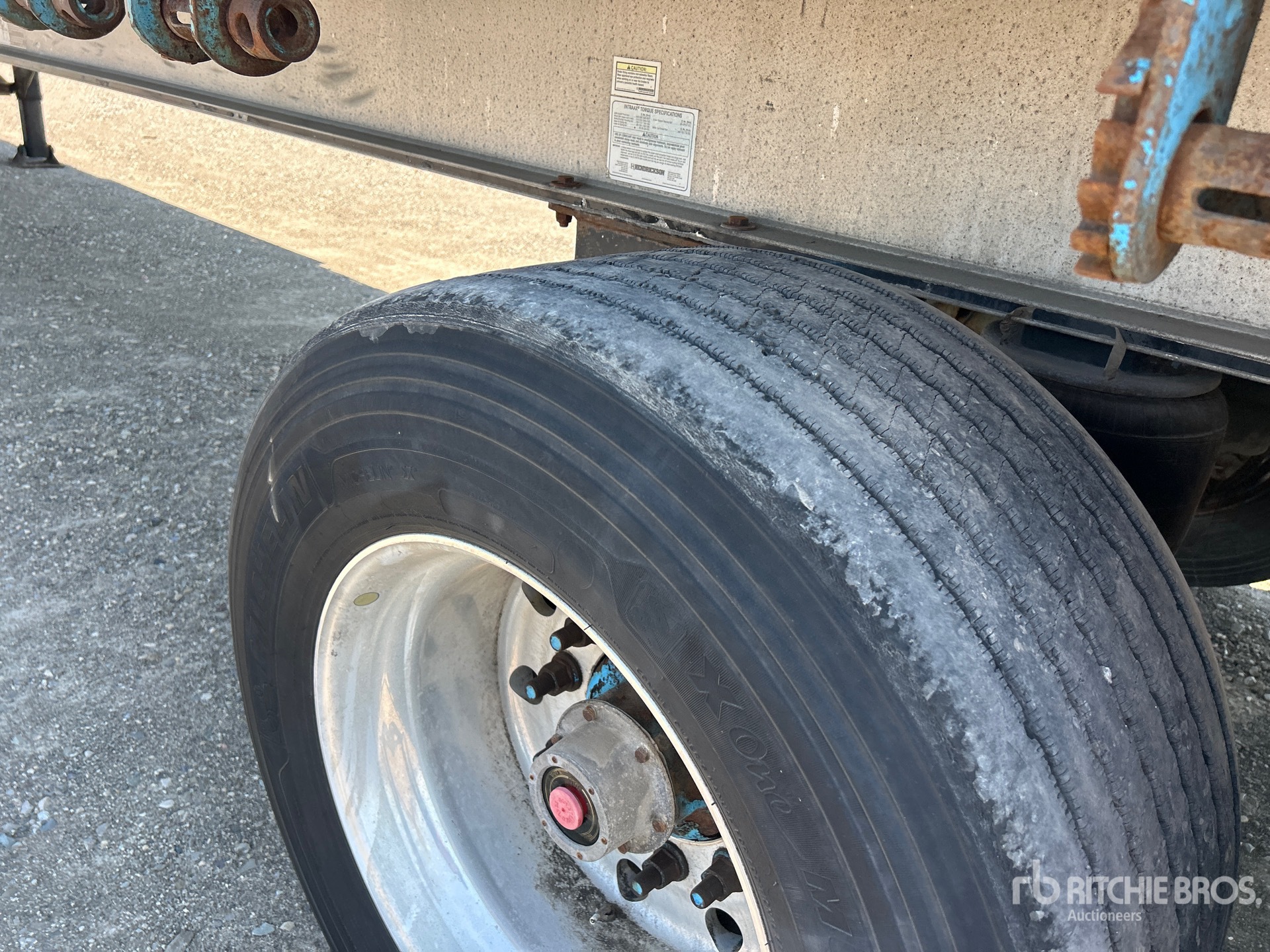 2004 Wilson 48 ft T/A Spread Axle