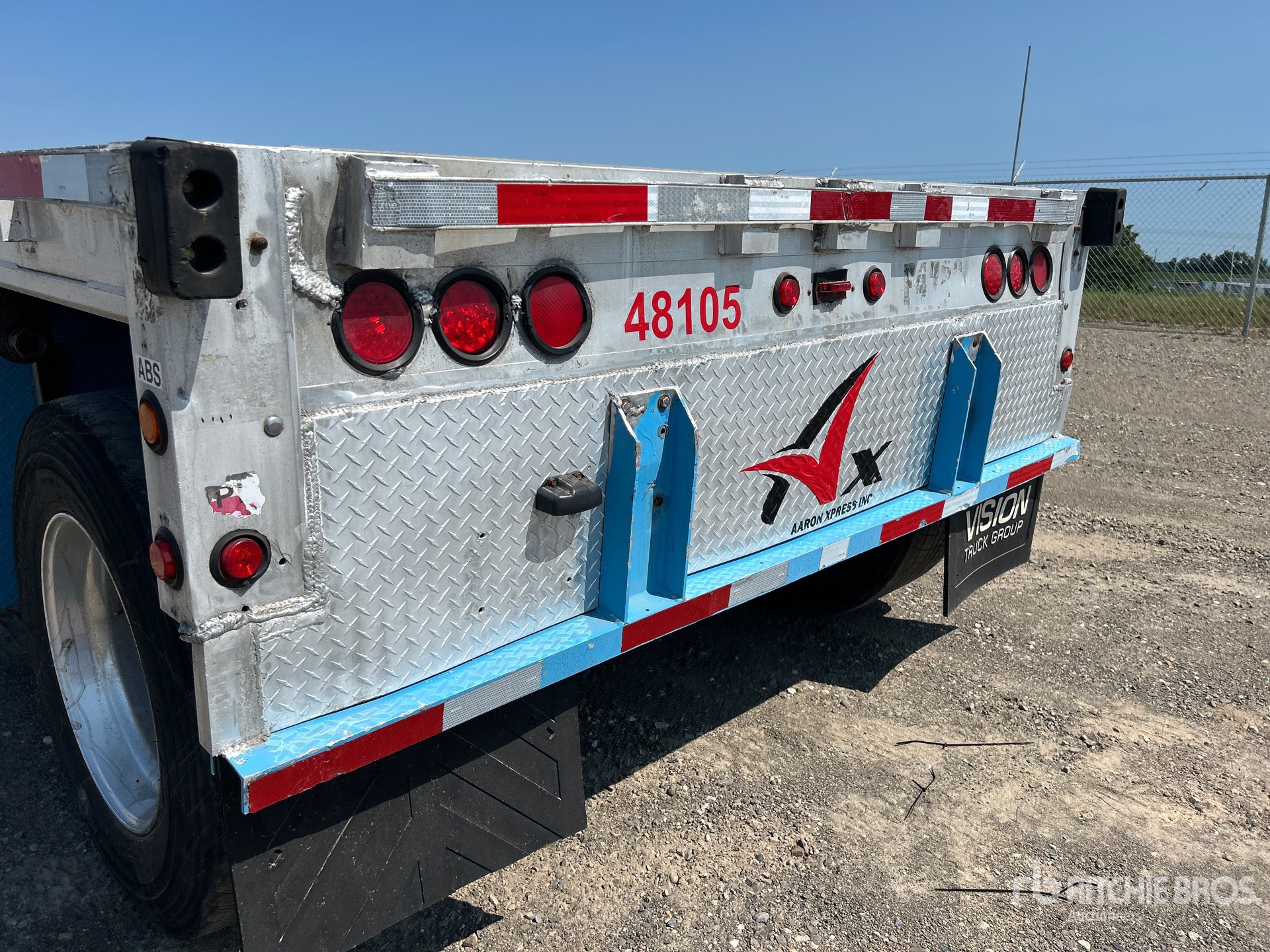 2004 Wilson 48 ft T/A Spread Axle