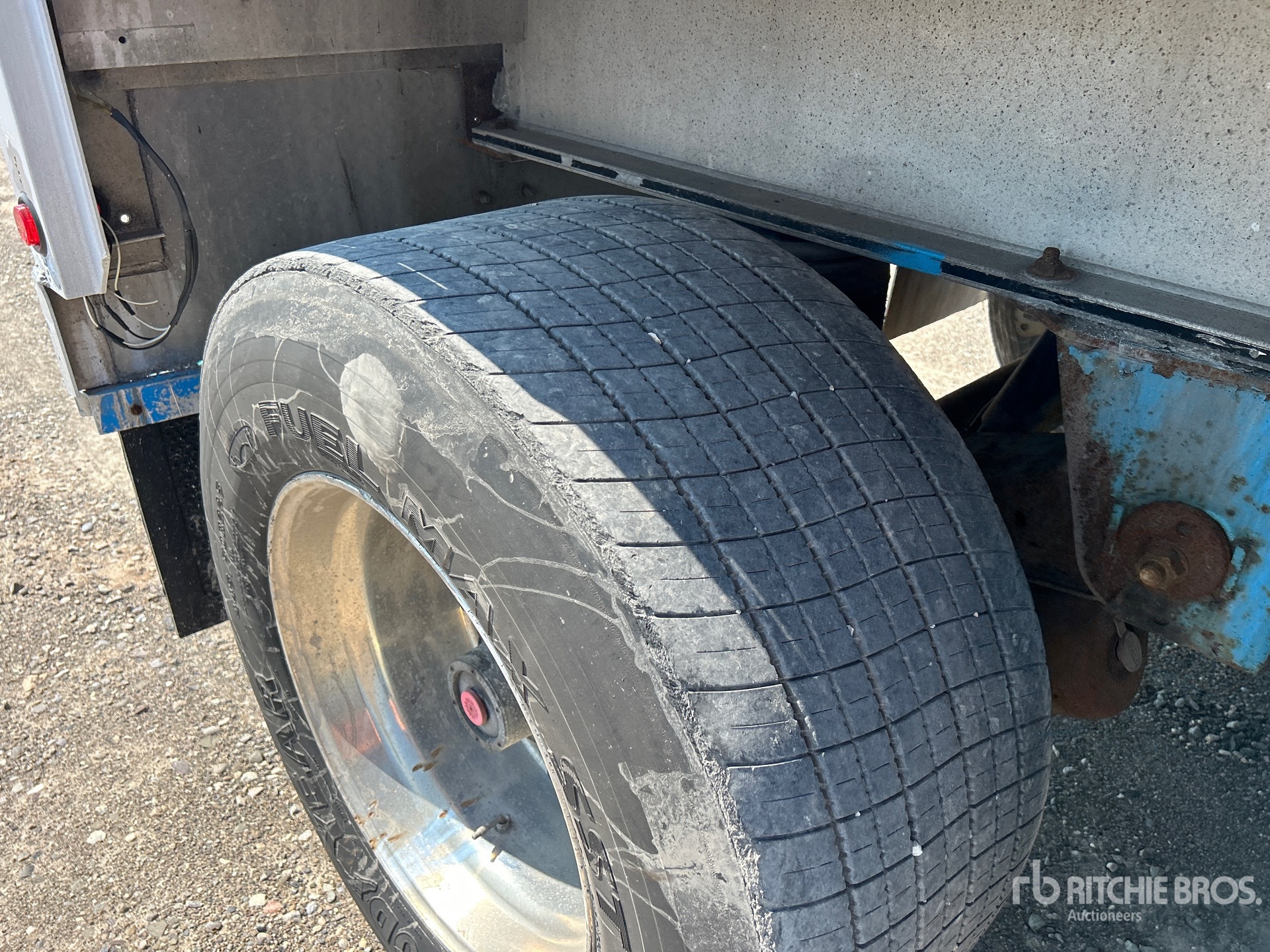 2004 Wilson 48 ft T/A Spread Axle