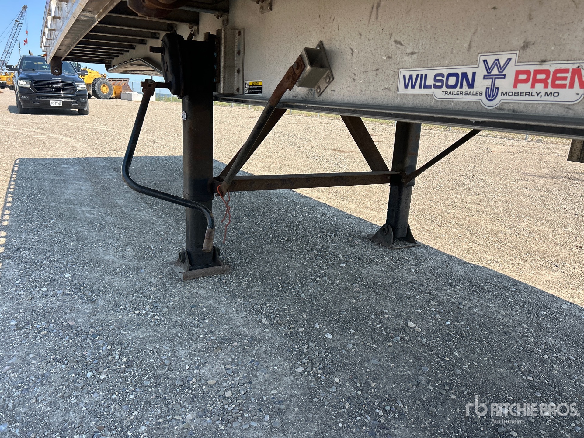 2004 Wilson 48 ft T/A Spread Axle