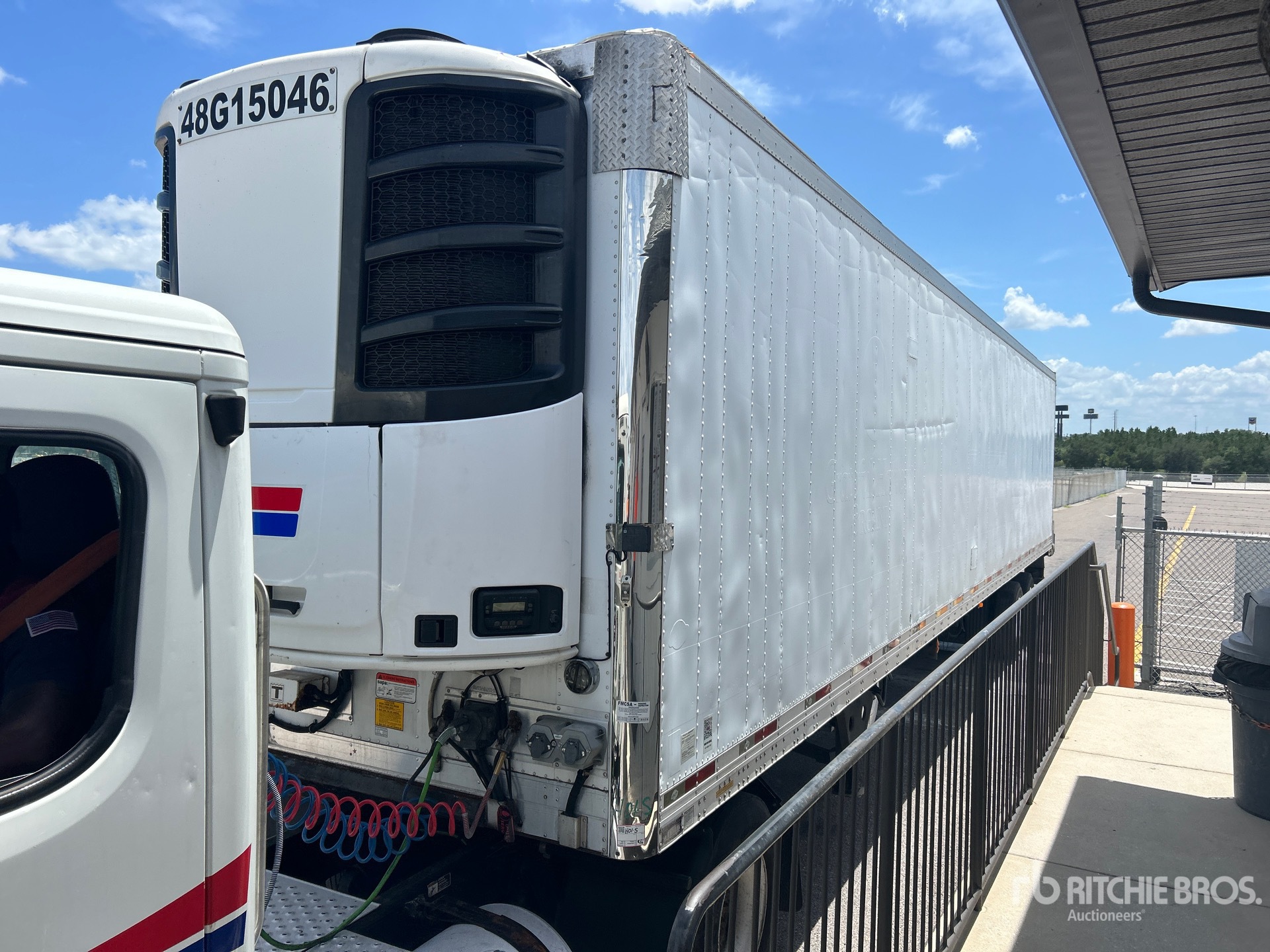 2015 Utility 48 ft x 102 in T/A Multi -Temp