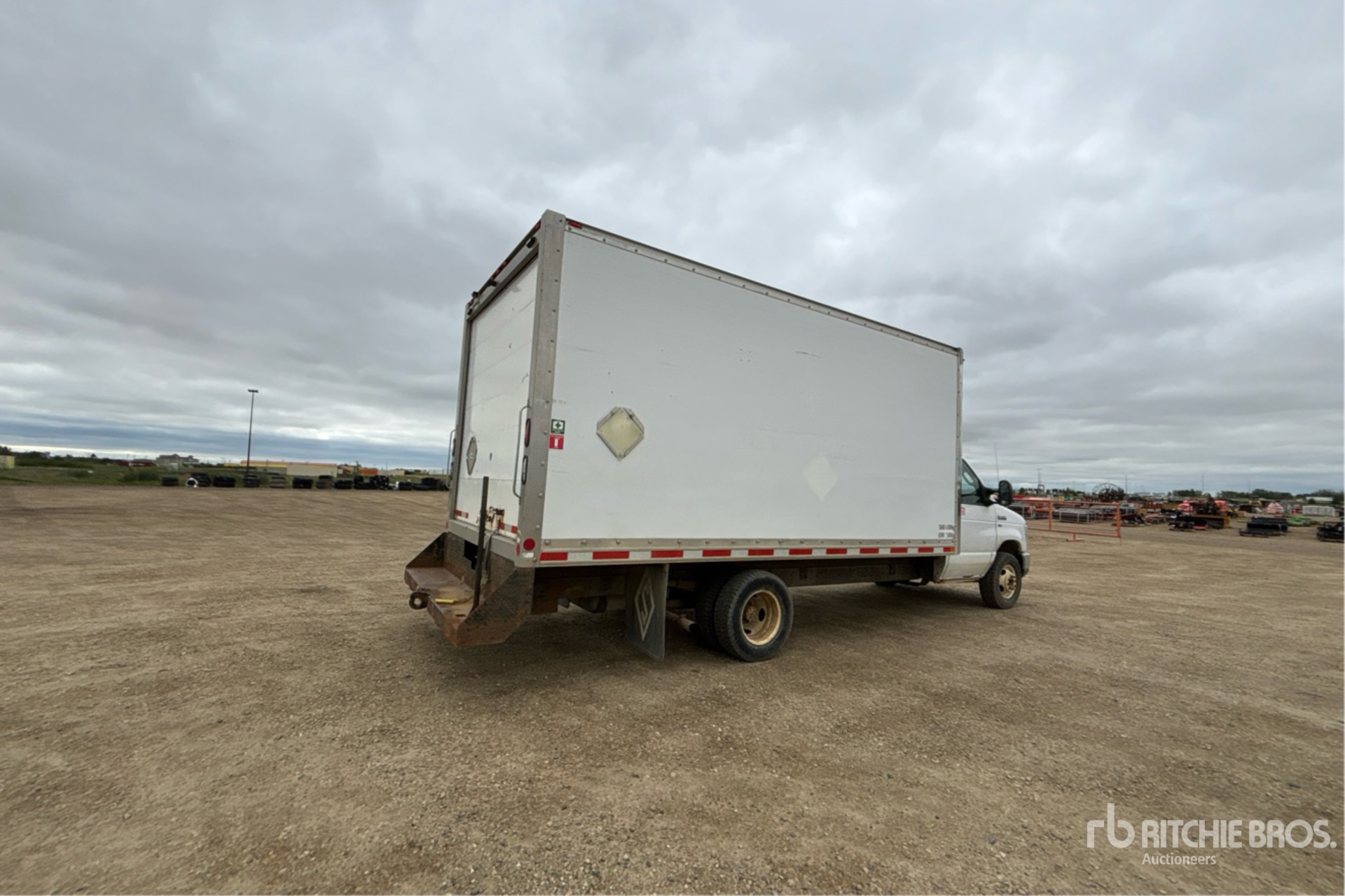 2011 Ford ECONOLINE E-450