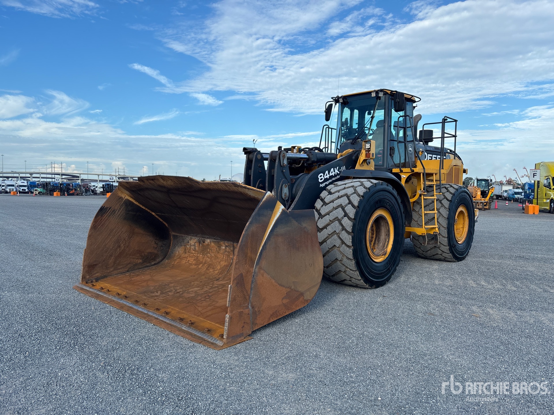 Photo of 2019 John Deere 844K-III
