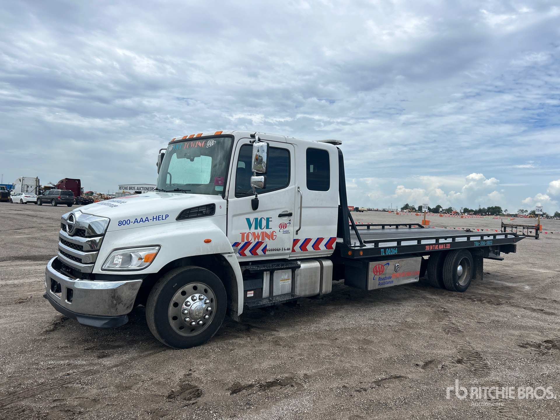 2023 Hino L6