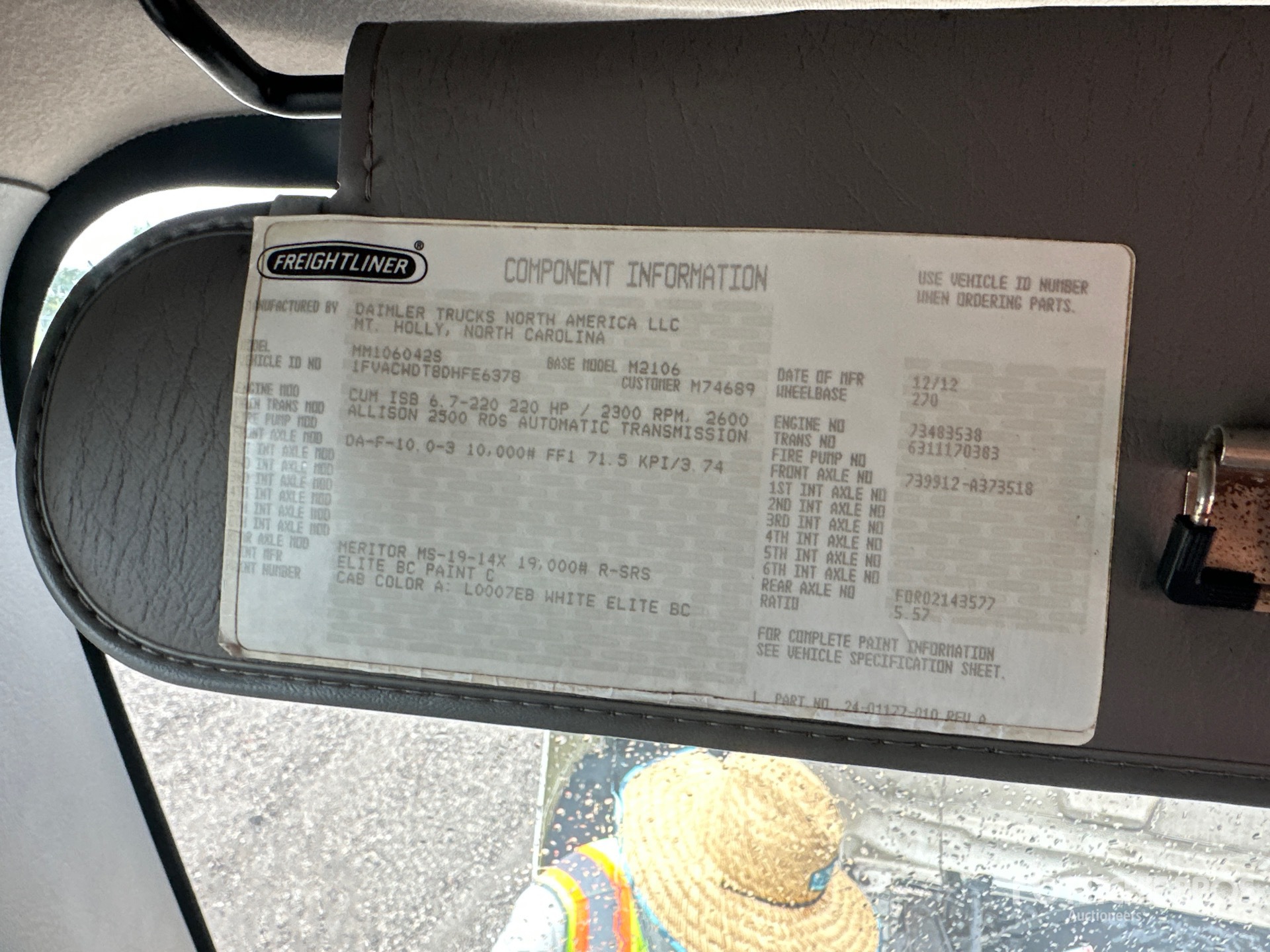 2013 Freightliner M2106