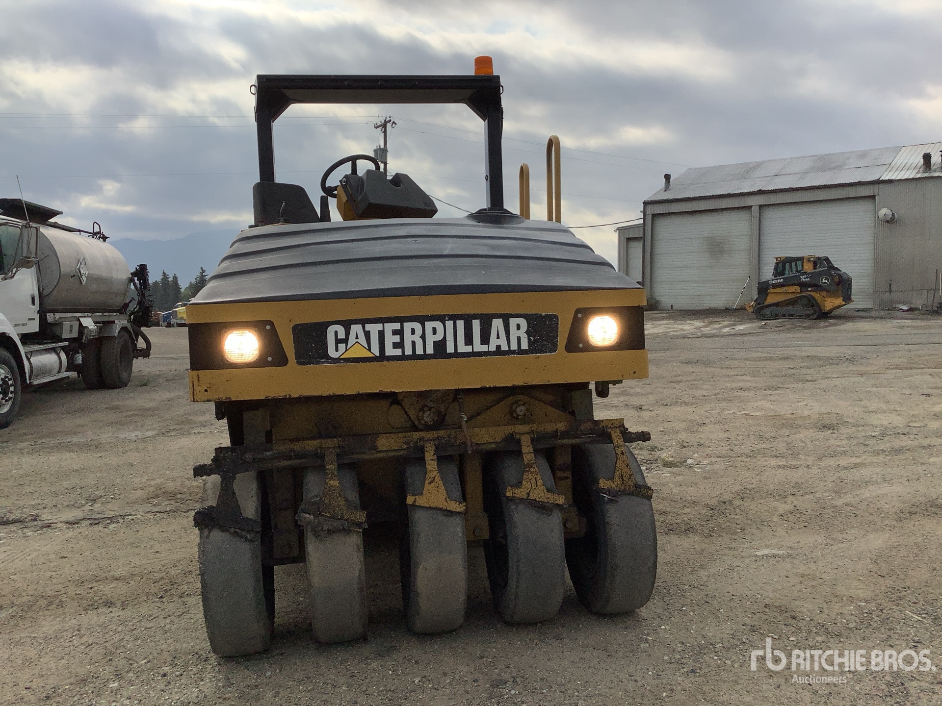 Caterpillar 9 Wheel