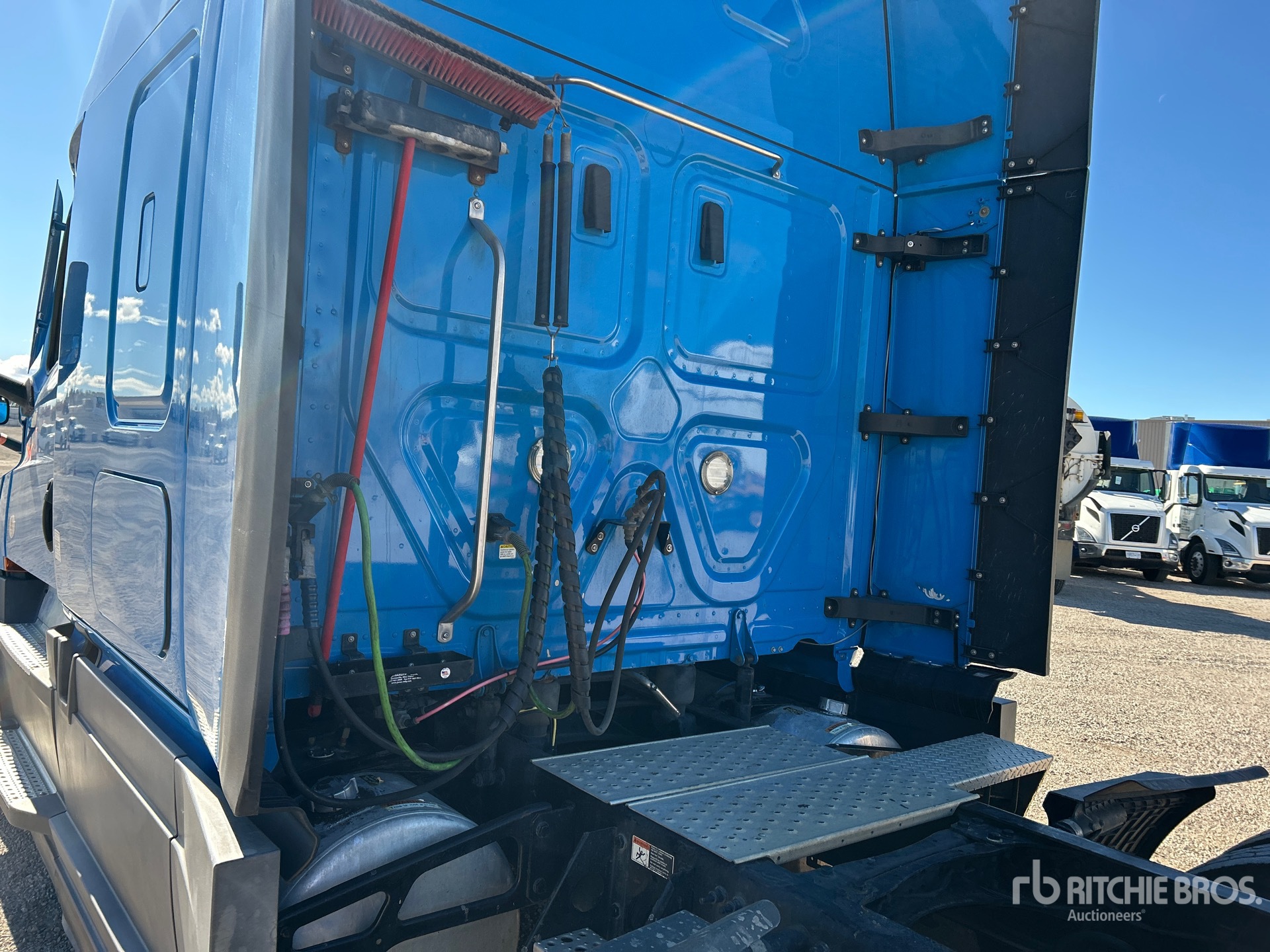 2021 Freightliner CASCADIA 126