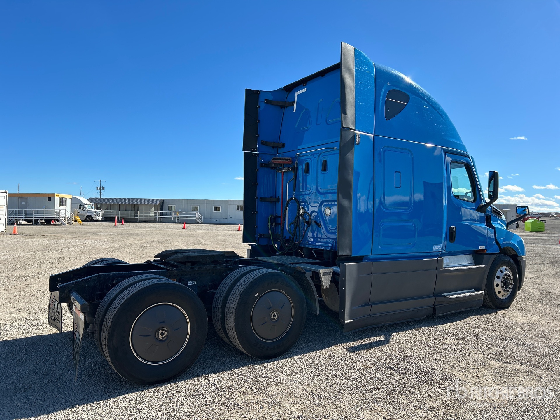 2021 Freightliner CASCADIA 126