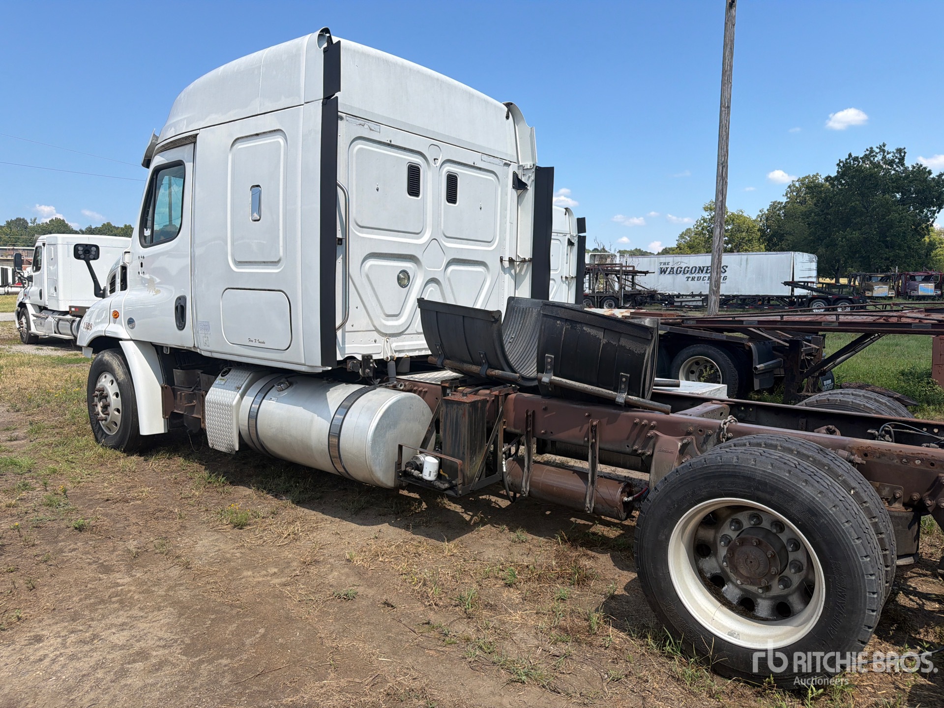 2015 Freightliner CASCADIA 113
