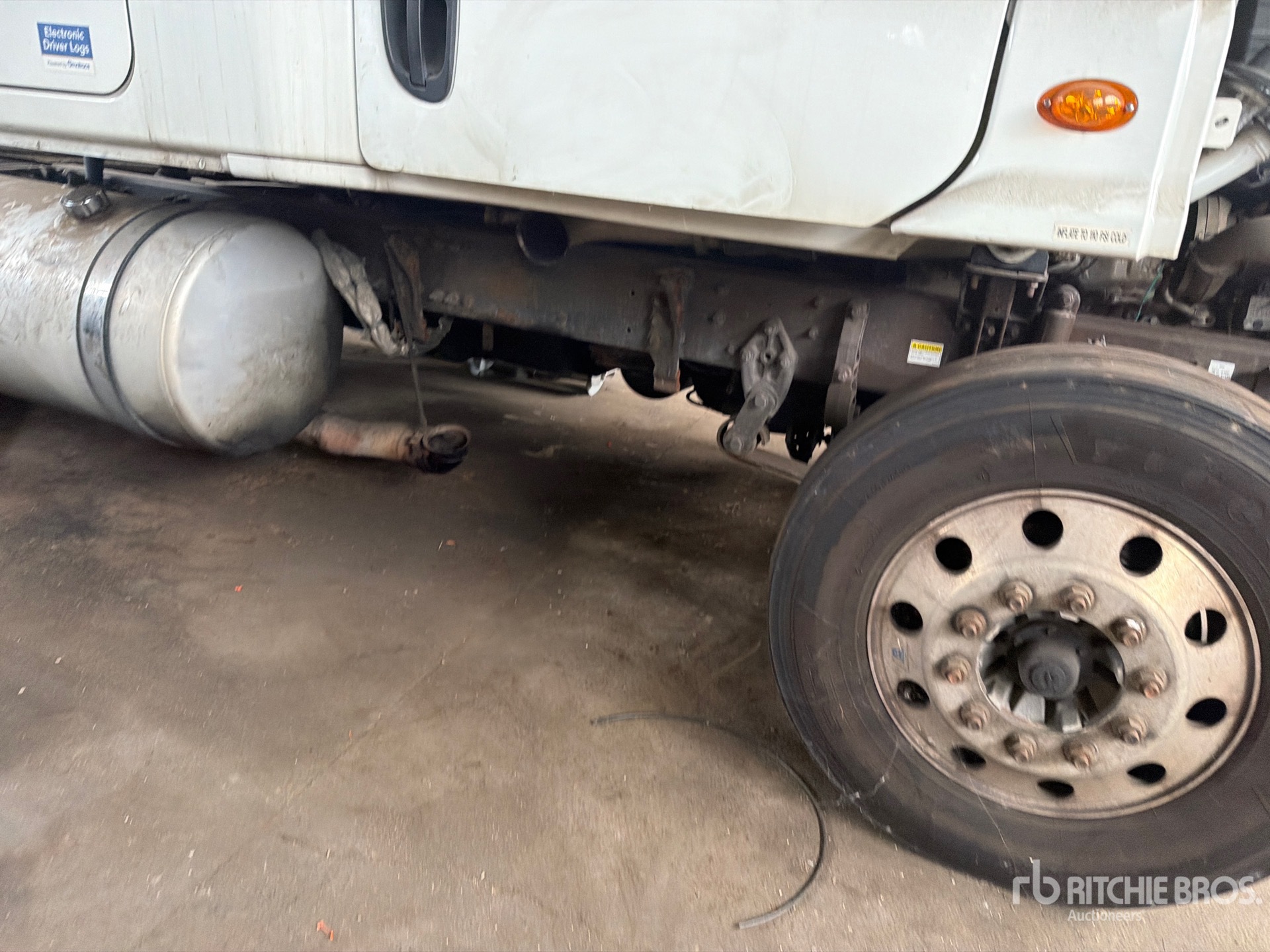 2015 Freightliner CASCADIA 113