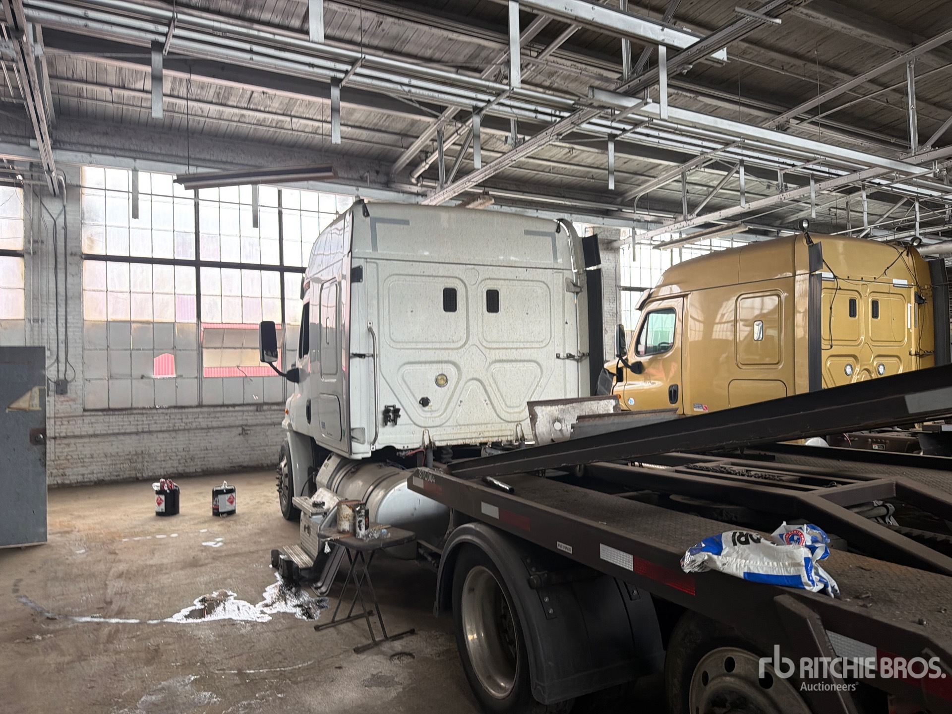 2015 Freightliner CASCADIA 113
