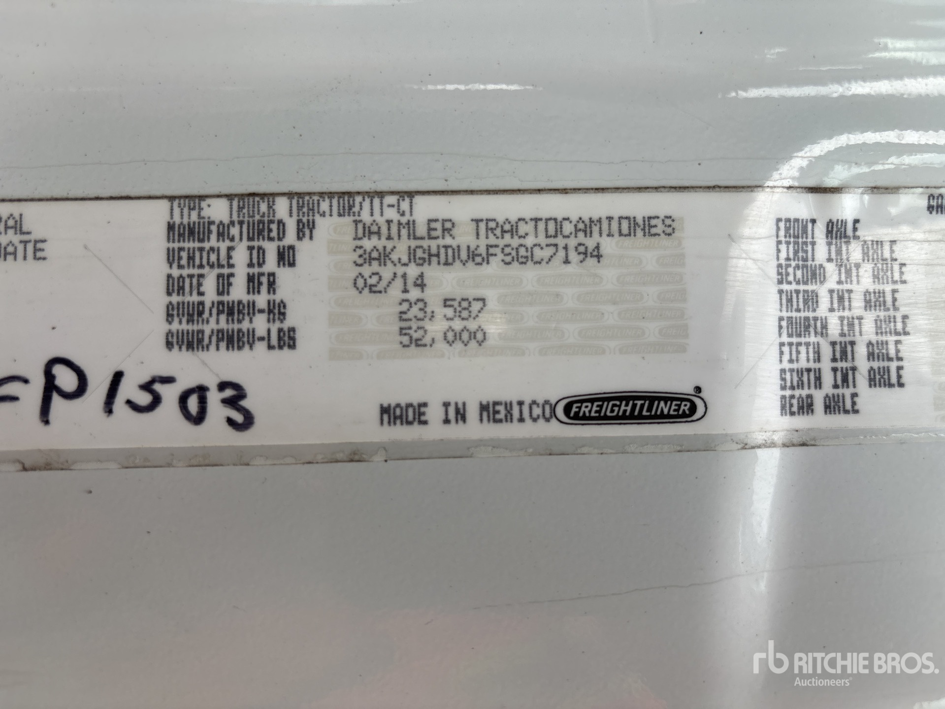 2015 Freightliner CASCADIA 113