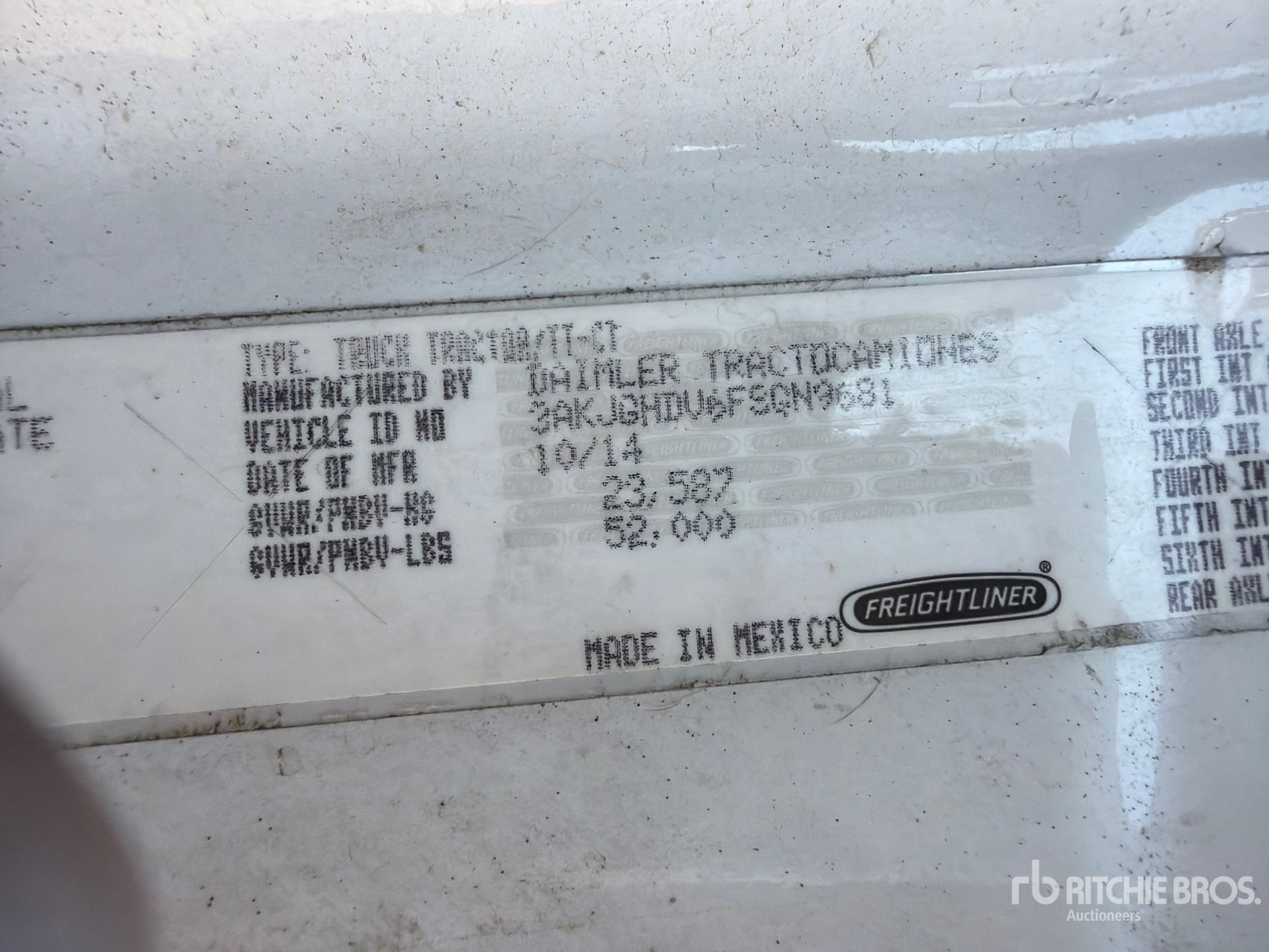 2015 Freightliner CASCADIA 113