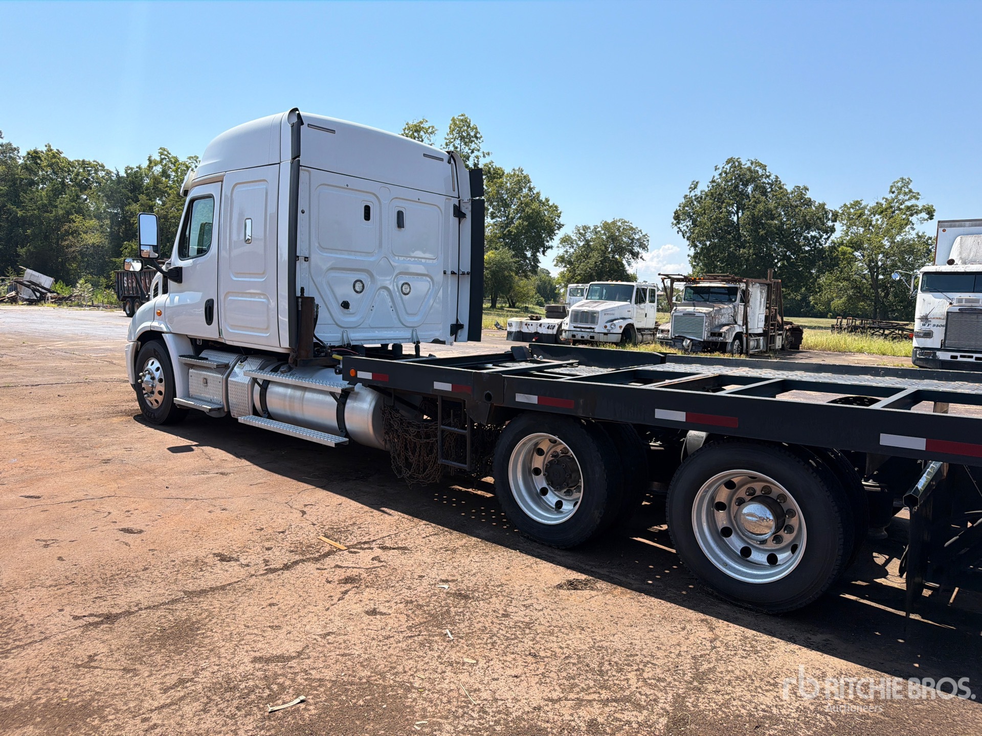 2020 Freightliner CASCADIA 113